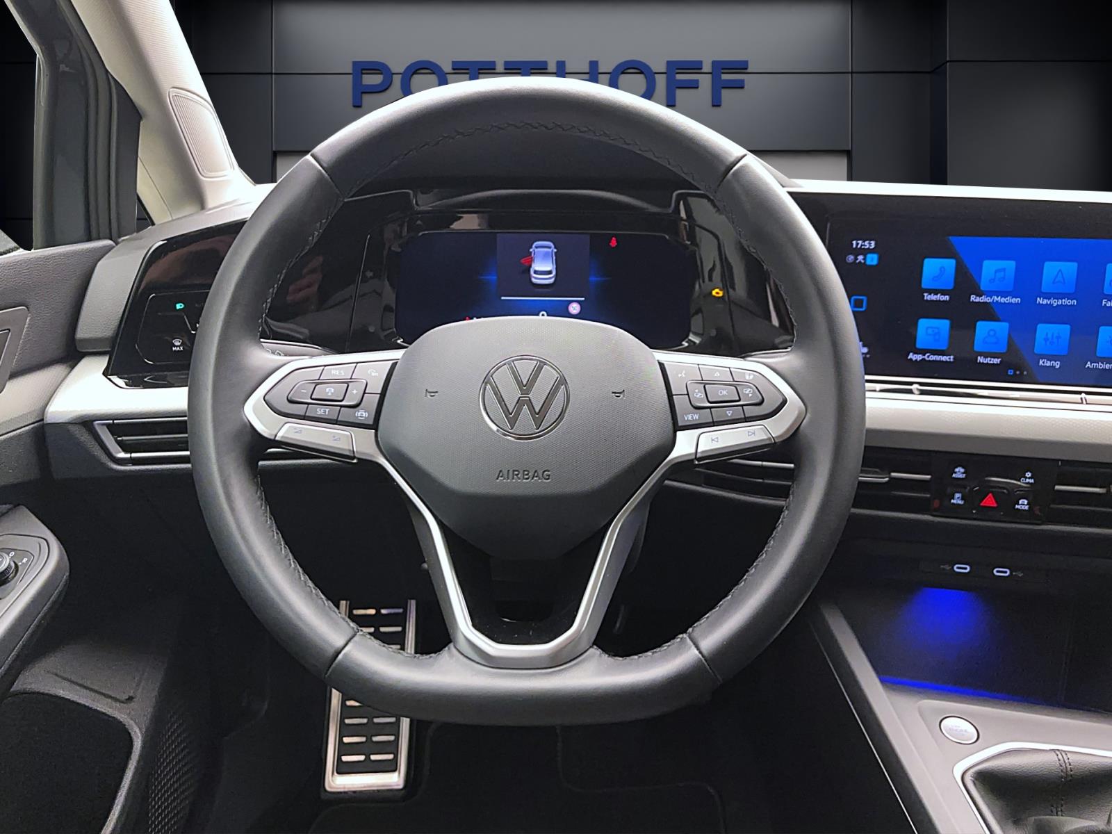 Volkswagen Golf 1.5 TSI MOVE ACC PDC LED NAVI SITZHZG