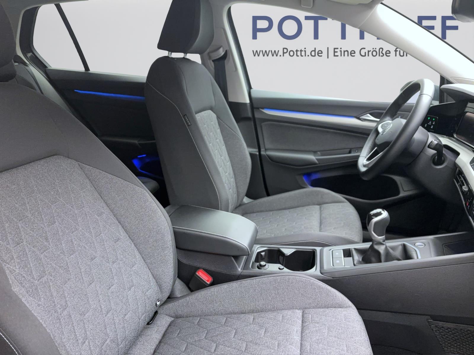 Volkswagen Golf 1.5 TSI MOVE ACC PDC LED NAVI SITZHZG