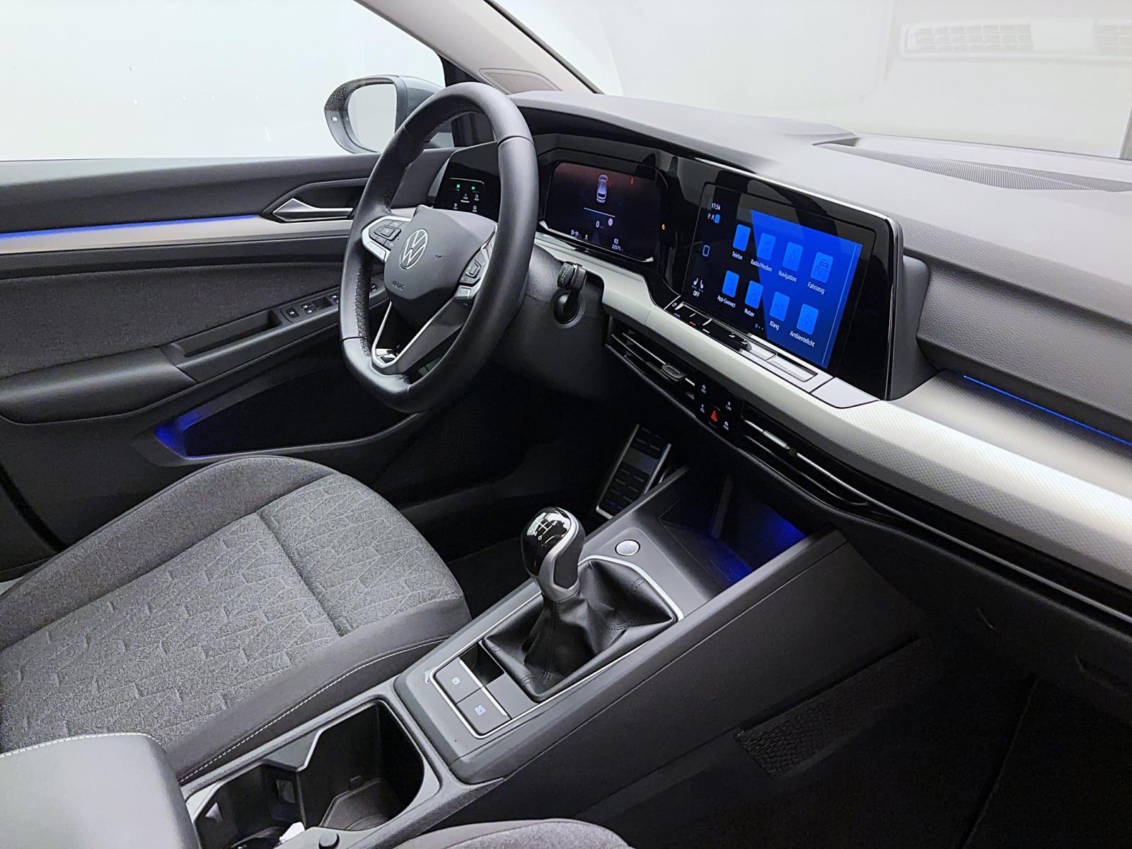 Volkswagen Golf 1.5 TSI MOVE ACC PDC LED NAVI SITZHZG