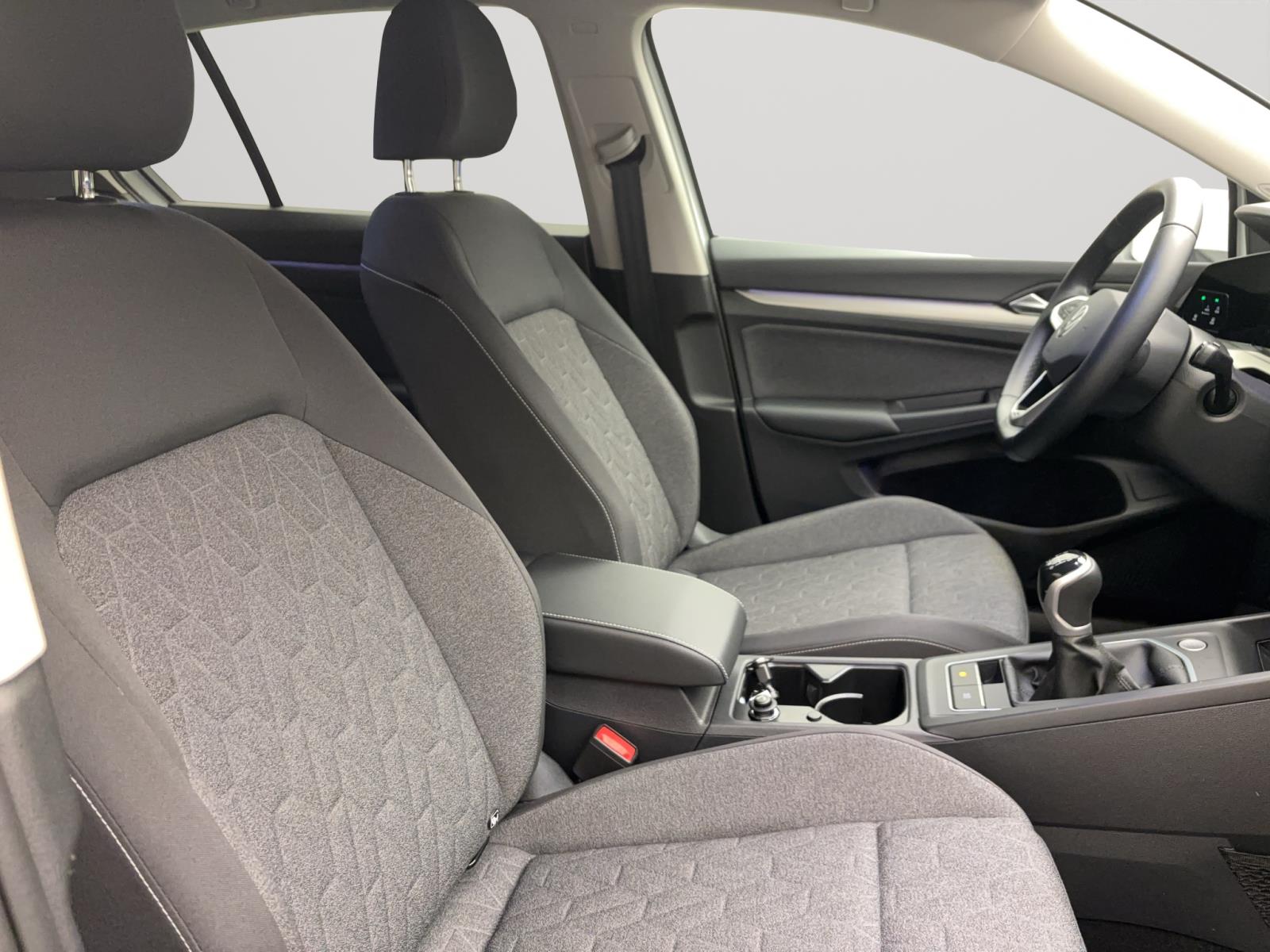 Volkswagen Golf 8 1.5 TSI Move ACC PDC LED Navi Sitzhzg