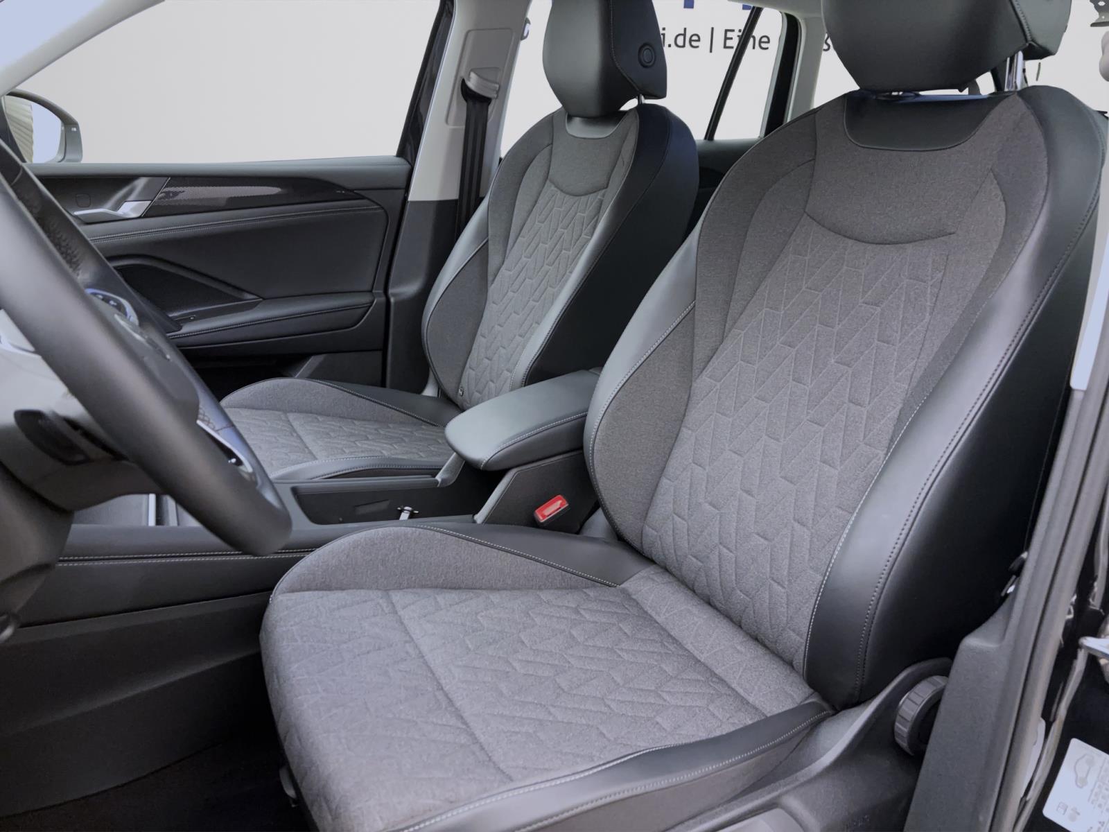 Volkswagen Tiguan 1.5 eTSI DSG LIFE AHK NAVI ACC KAMERA