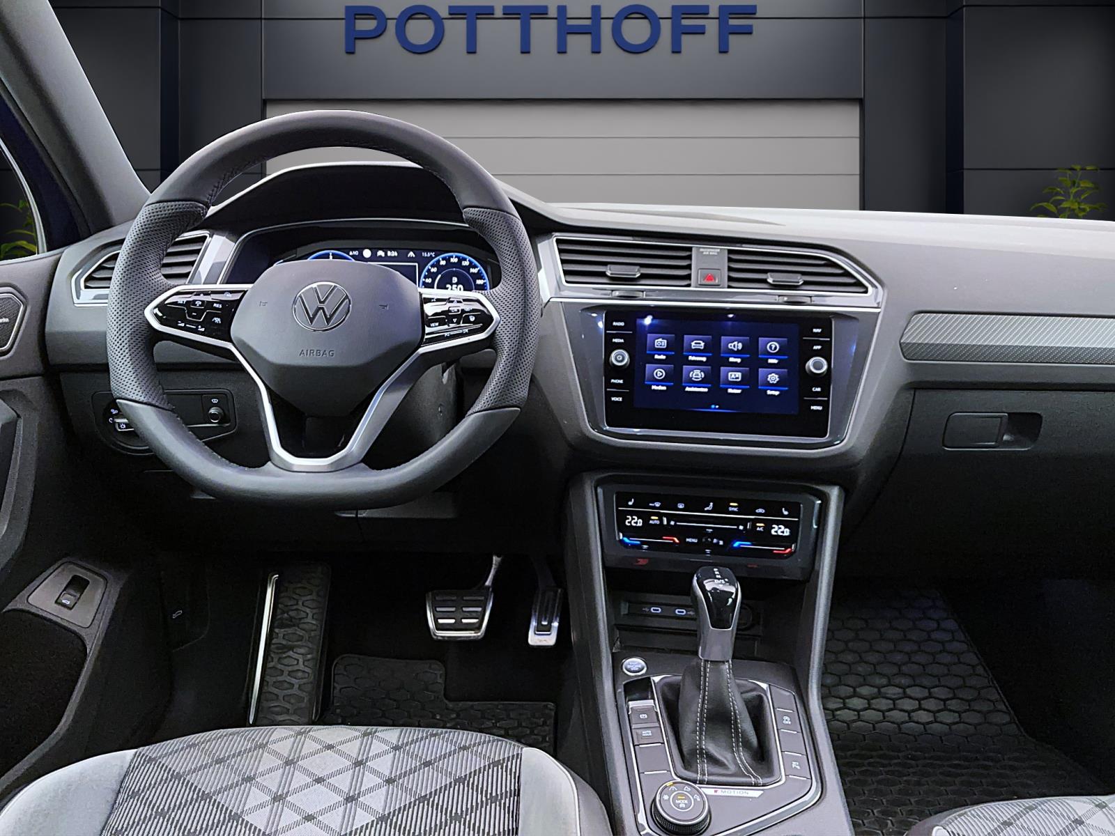 Volkswagen Tiguan 2.0 TDI DSG 4M R-LINE STANDHZG AHK NAVI ACC