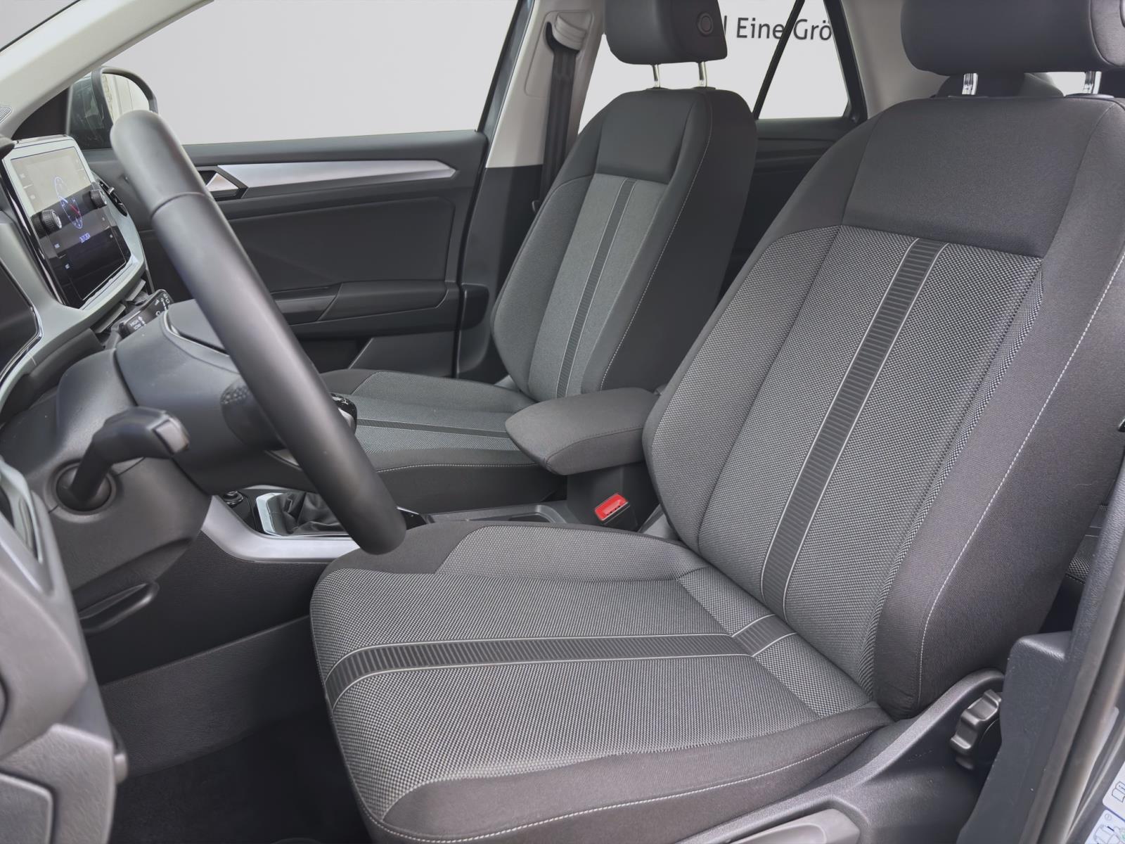 Volkswagen T-Roc 1.0 TSI LIFE NAVI PDC LED SITZHZG
