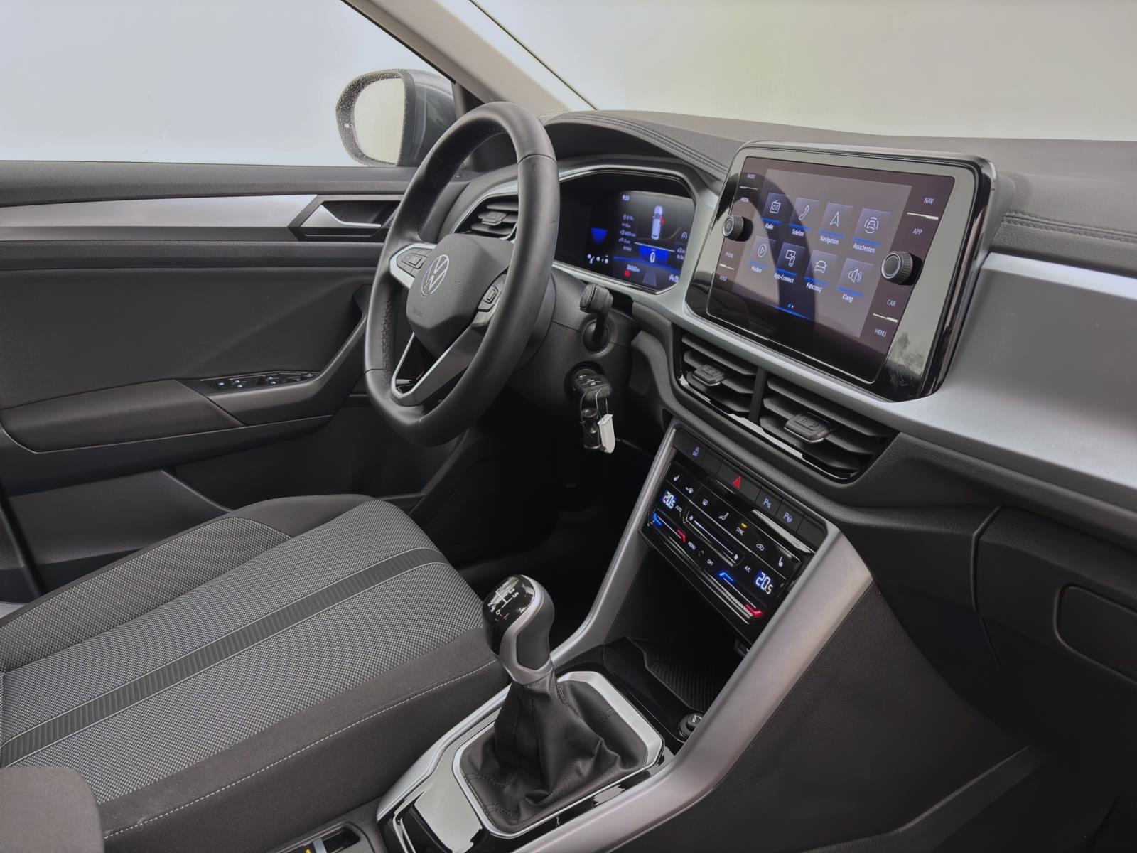 Volkswagen T-Roc 1.0 TSI LIFE NAVI PDC LED SITZHZG
