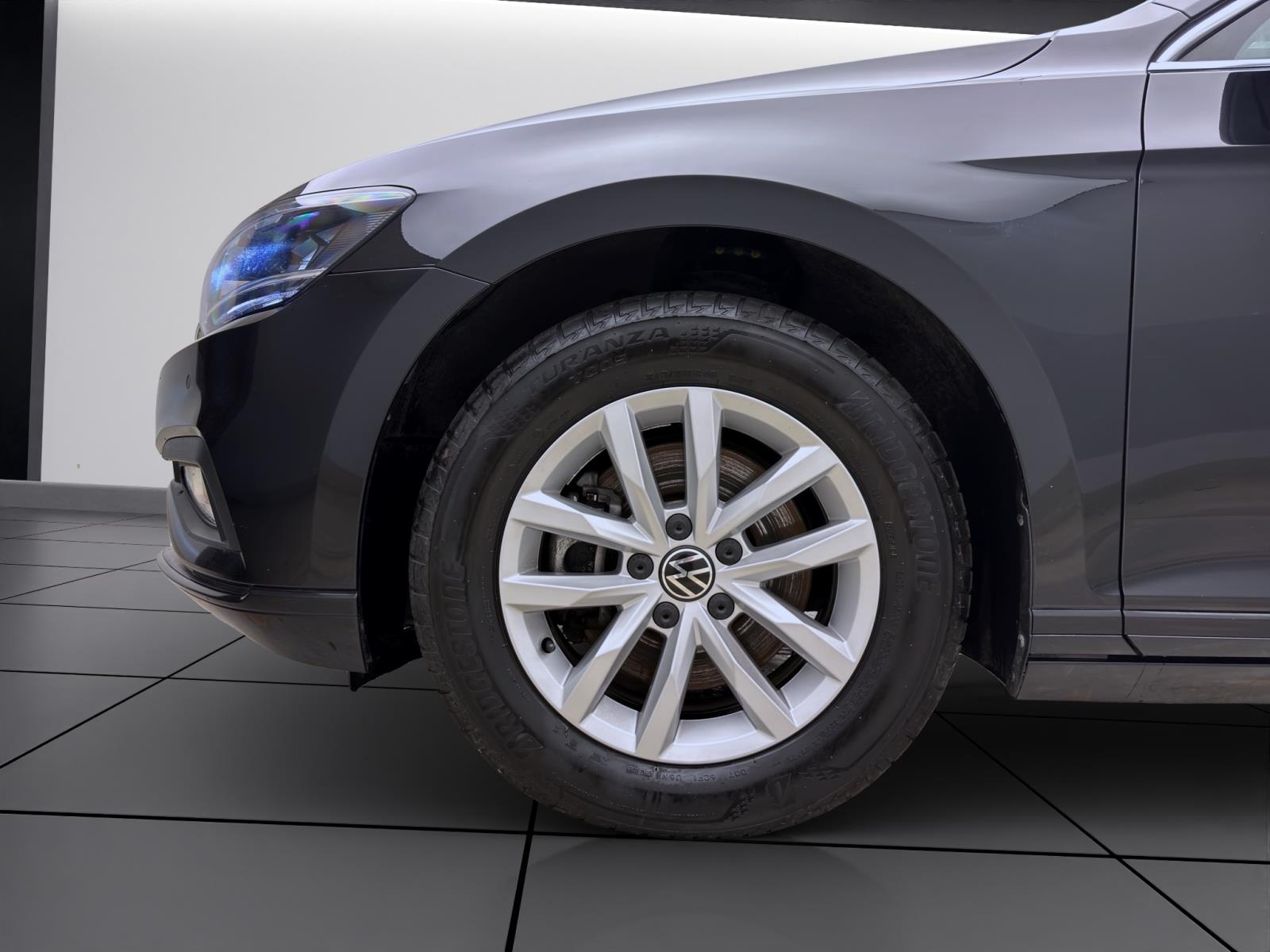 Volkswagen Passat Variant 2.0 TDI Business ACC PDC Kamera LED Navi Sitzhzg