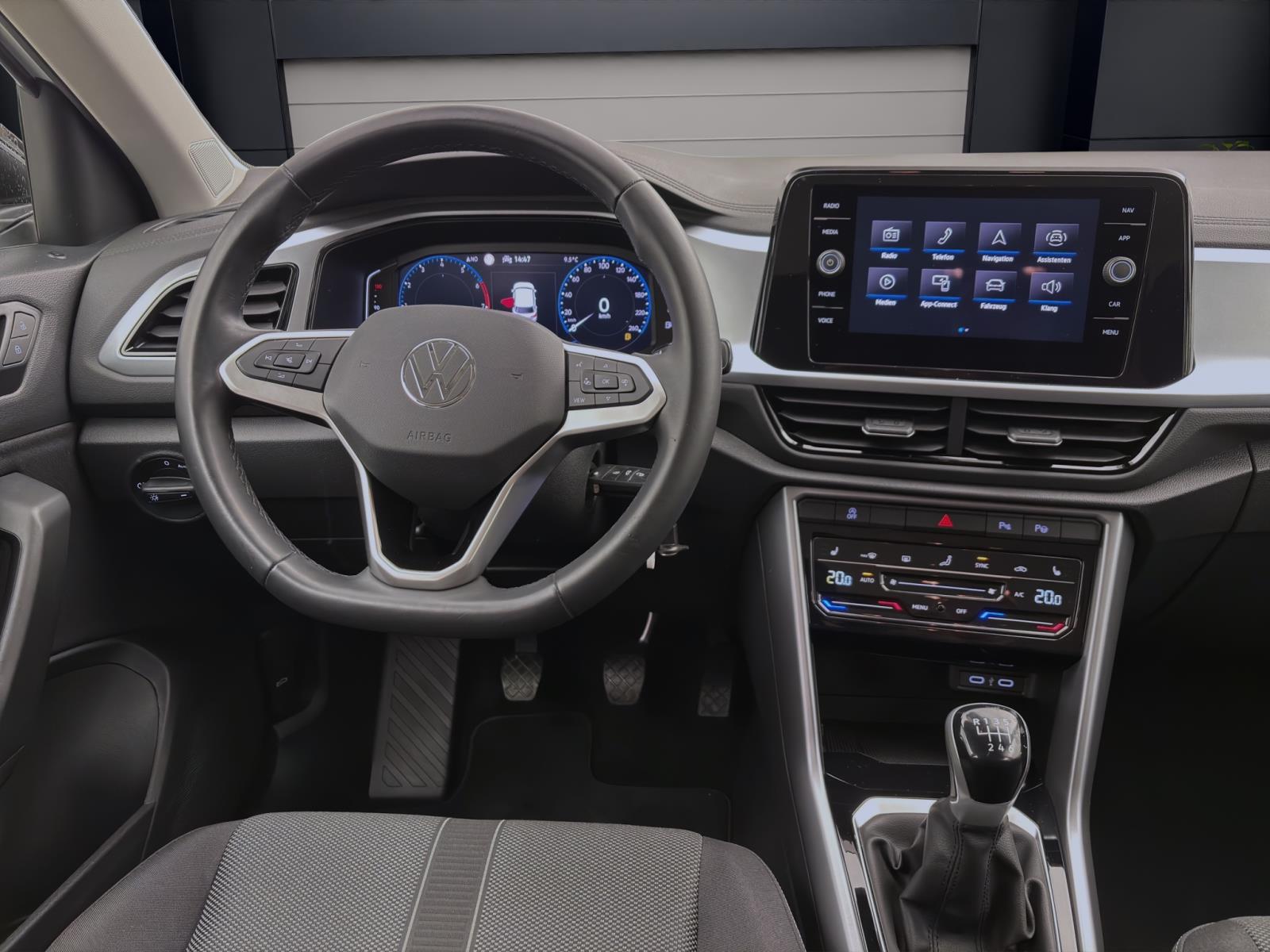 Volkswagen T-Roc 1.0 TSI LIFE NAVI PDC LED SITZHZG