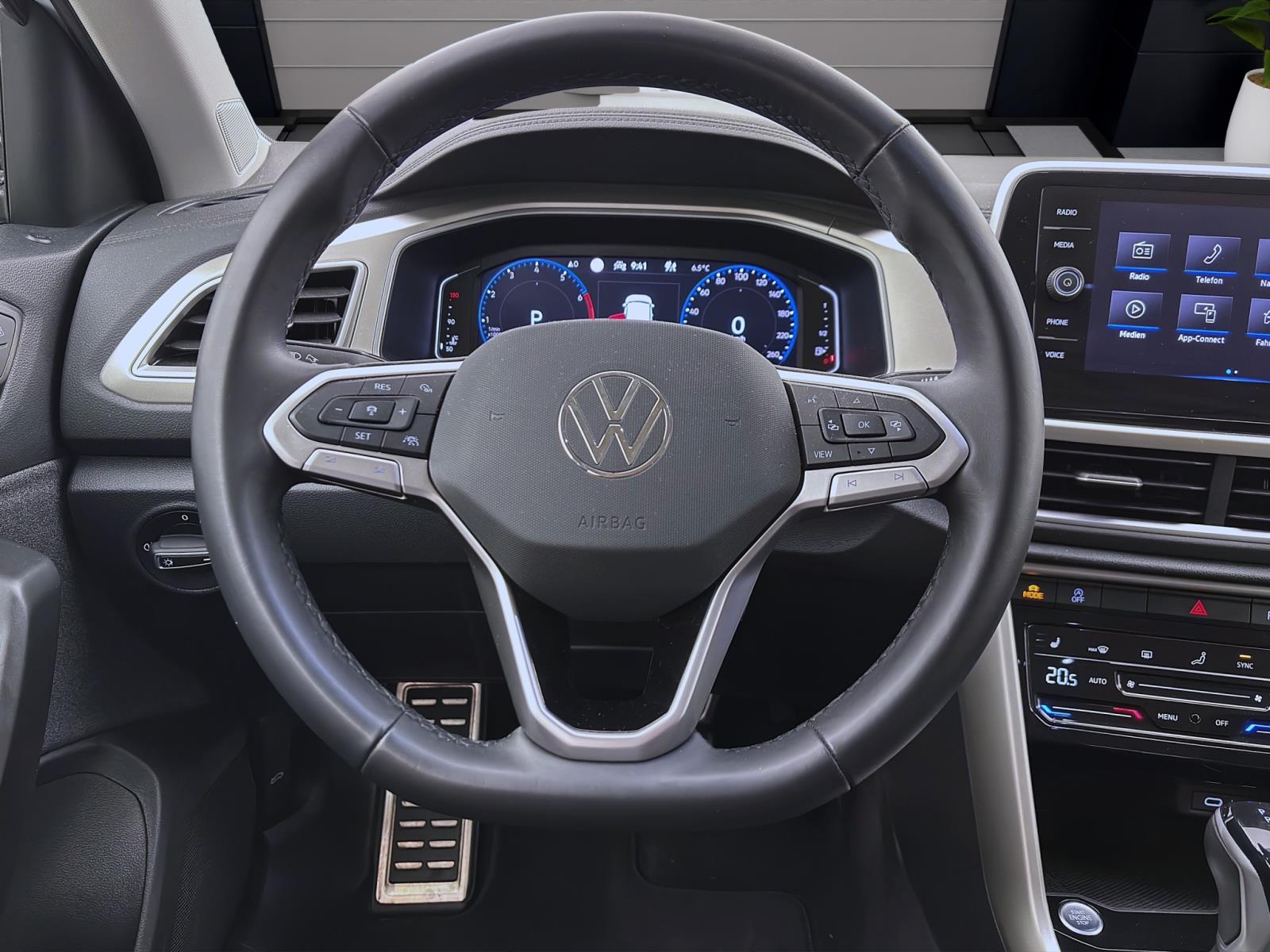 Volkswagen T-Roc 1.5 TSI DSG MOVE NAVI ACC LED IQ.DRIVE