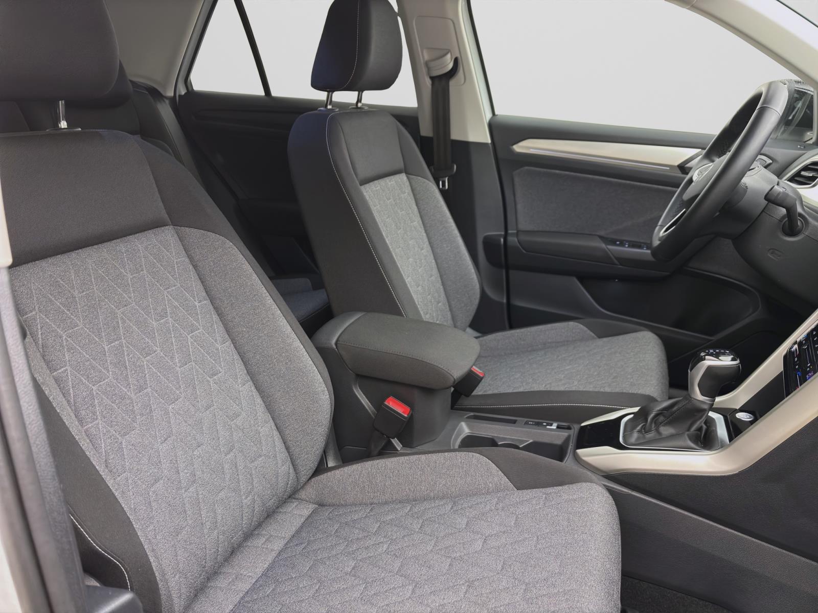 Volkswagen T-Roc 1.5 TSI DSG MOVE NAVI ACC LED IQ.DRIVE