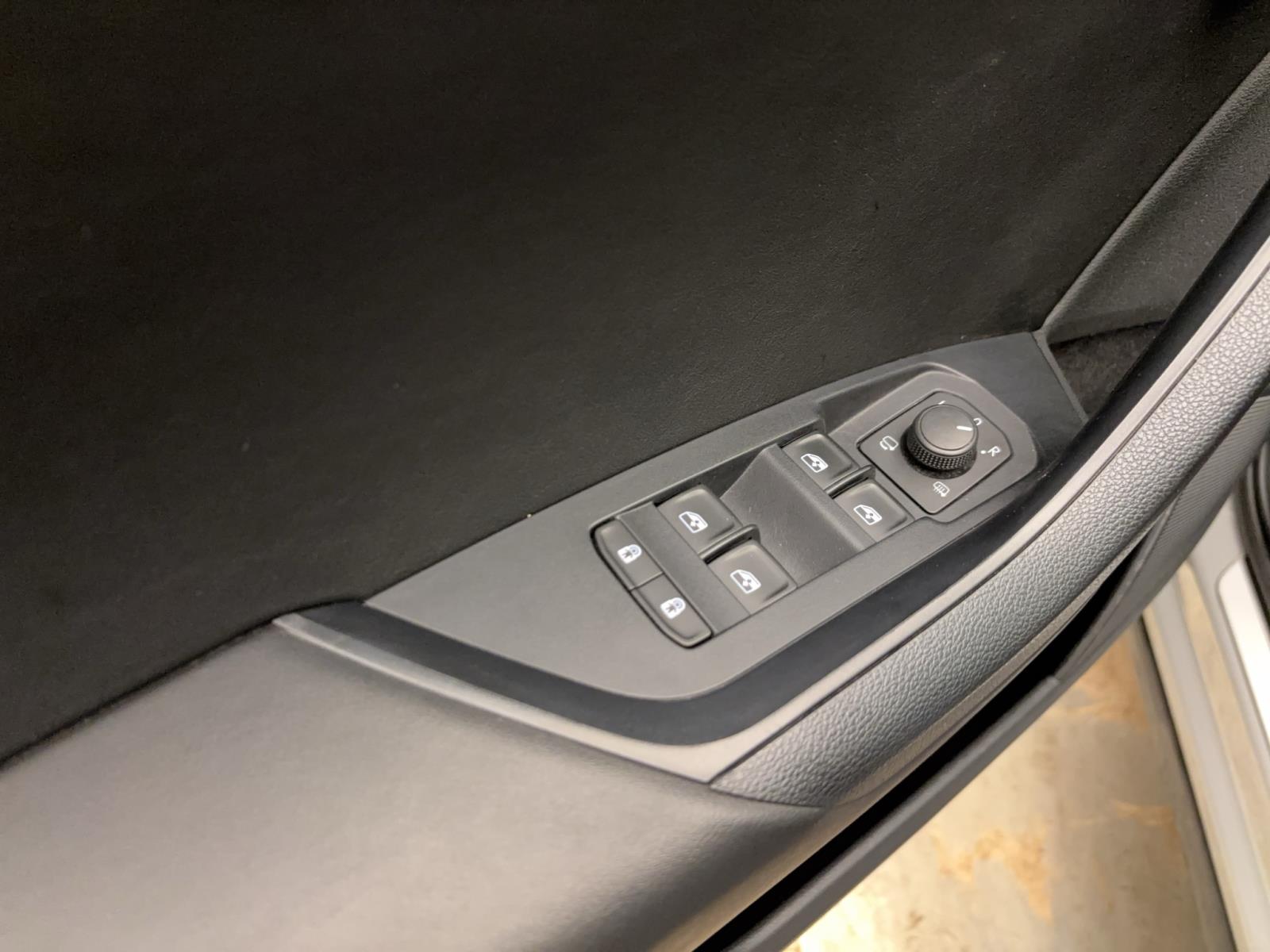 Skoda Kodiaq 2.0 TDI DSG CLEVER PANO AHK NAVI ACC