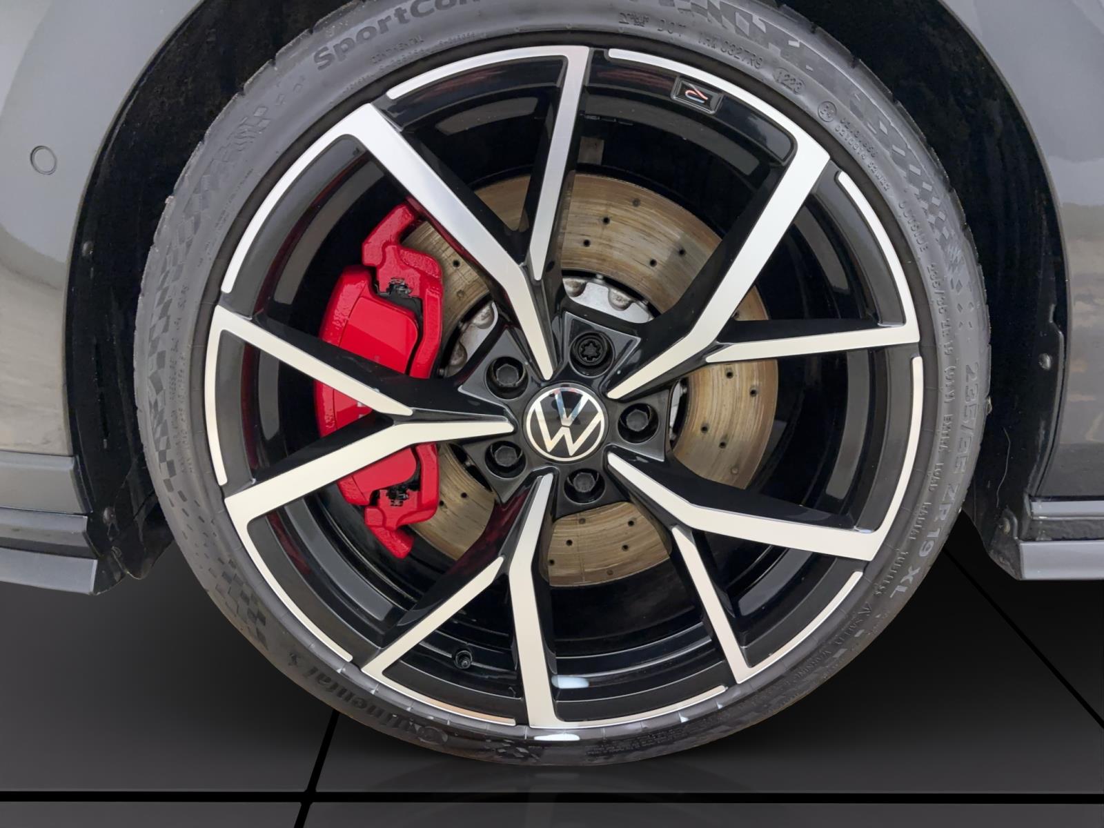 Volkswagen Golf 8 2.0 TSI DSG GTI Clubsport Black Style Pano ACC DCC IQ.Light Navi