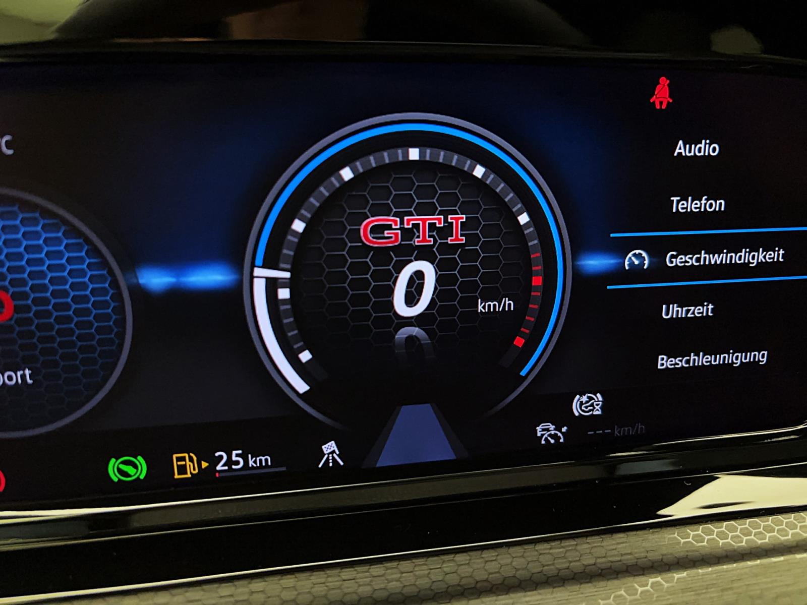 Volkswagen Golf 8 2.0 TSI DSG GTI Clubsport Black Style Pano ACC DCC IQ.Light Navi