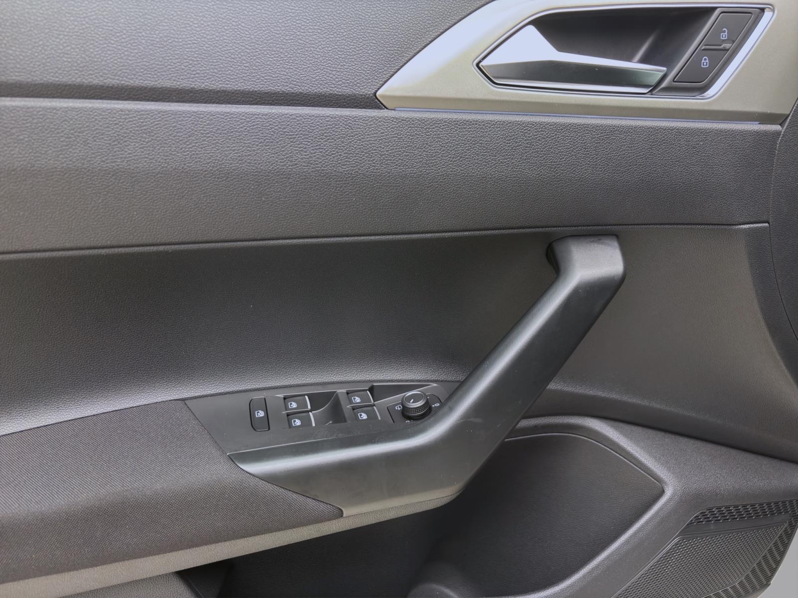 Volkswagen Polo 1.0 TSI MOVE NAVI KAMERA PDC