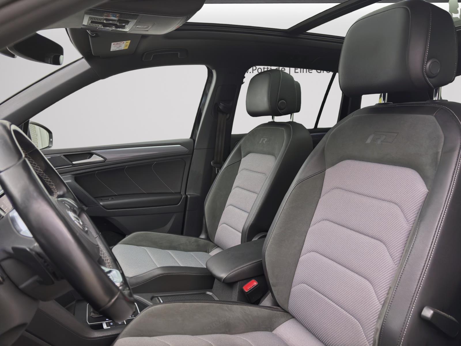 Volkswagen Tiguan 2.0 TDI DSG R-LINE BLACK STYLE PANO AHK