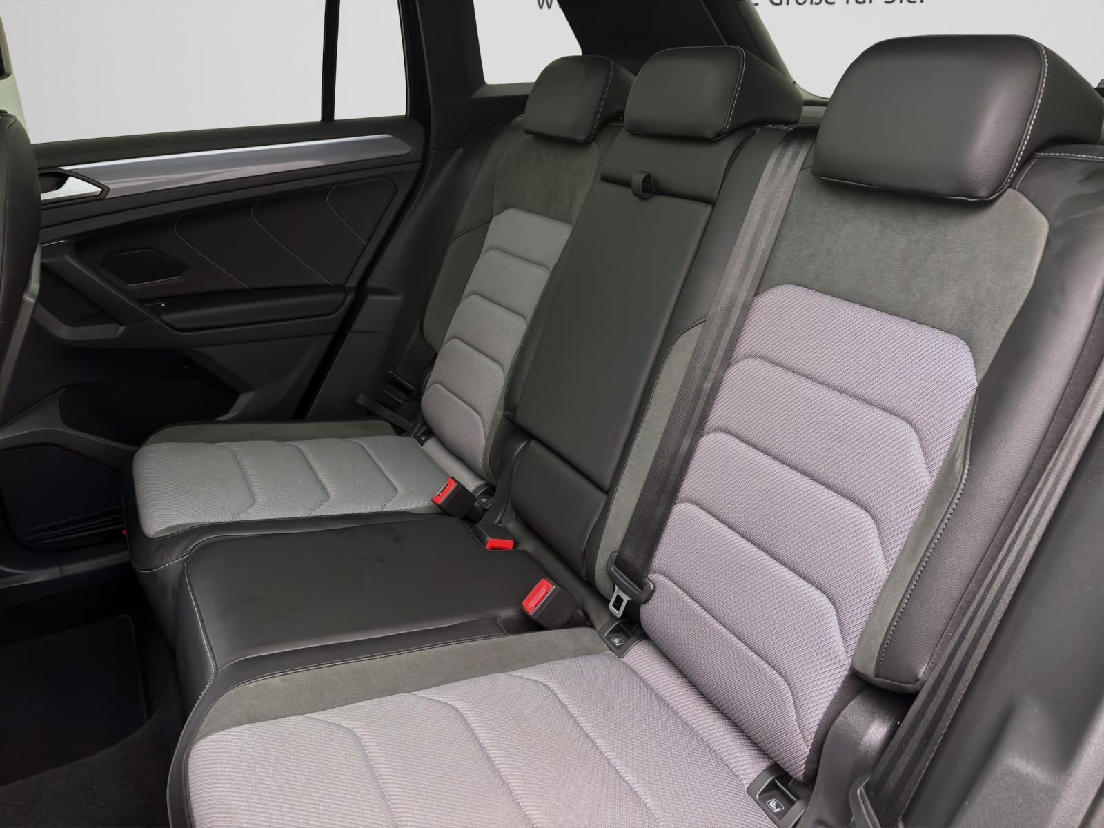 Volkswagen Tiguan 2.0 TDI DSG R-LINE BLACK STYLE PANO AHK