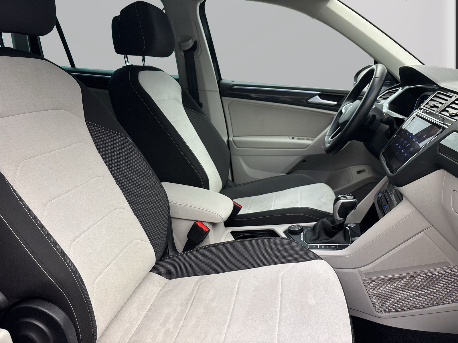 Volkswagen Tiguan 2.0 TDI DSG Elegance 4Motion AHK ACC PDC Kamera IQ.Light Navi