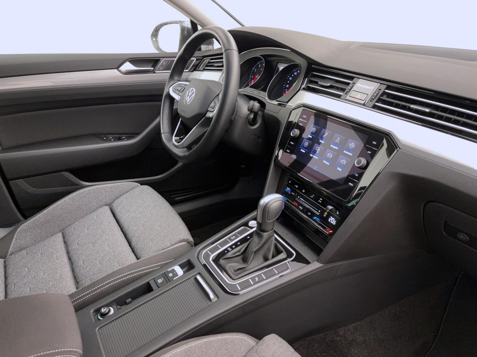 Volkswagen Passat Variant 1.5 TSI DSG Business ACC PDC LED Navi Sitzhzg