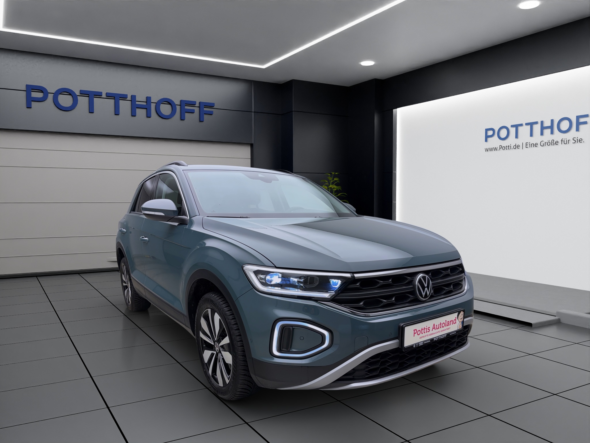 Volkswagen T-Roc 1.0 TSI Move PDC LED+ Navi Sitzhzg LaneAssist