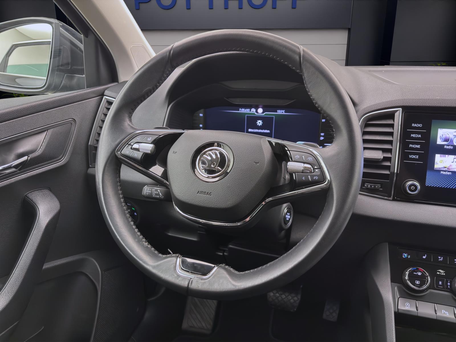 Skoda Karoq 1.6 TDI DSG Drive 125 Standhzg ACC PDC Kamera LED Navi
