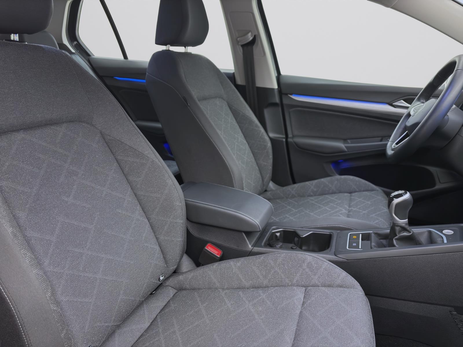 Volkswagen Golf 1.0 TSI LIFE PDC LED SITZHZG APPCONNECT