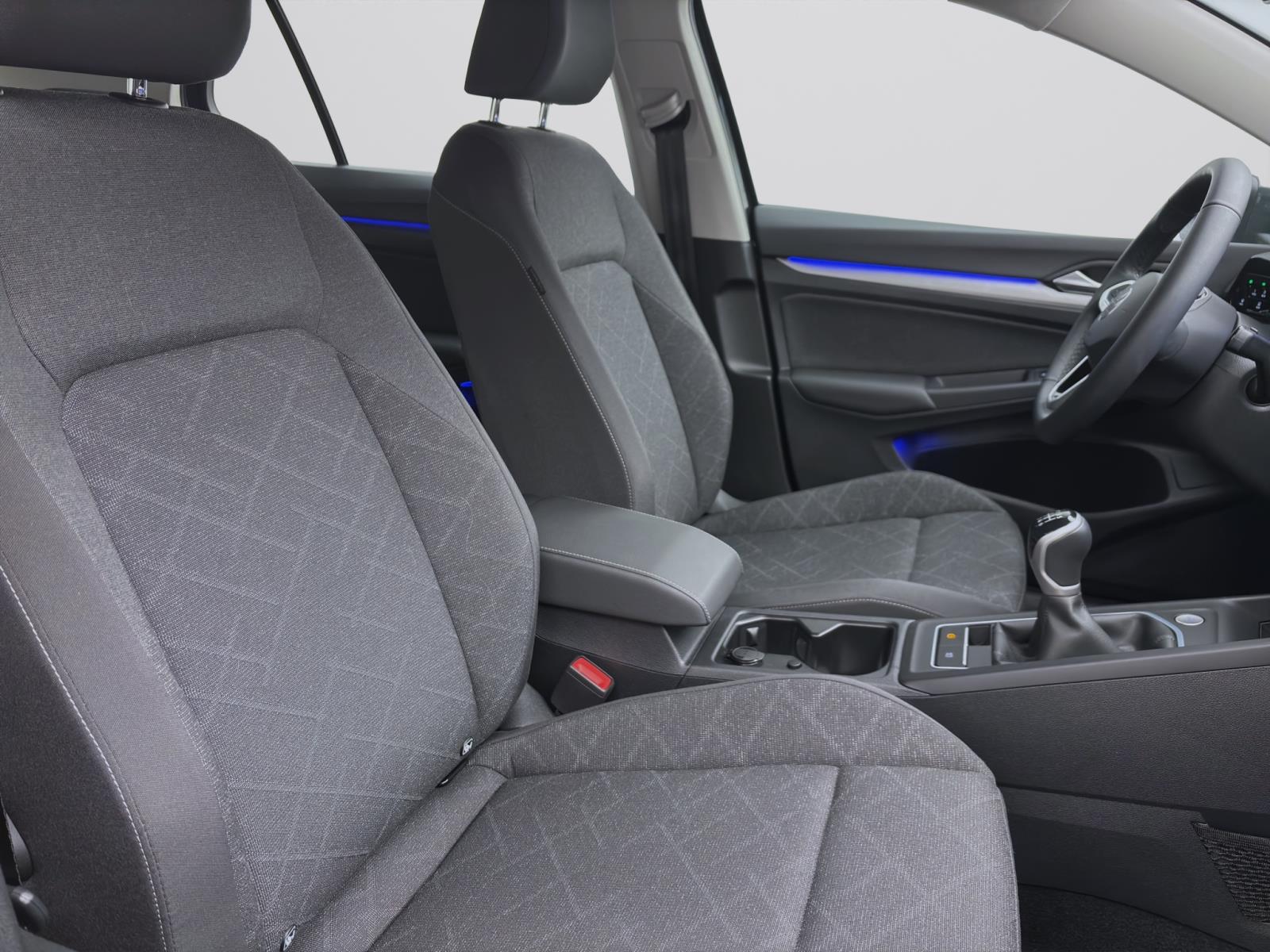 Volkswagen Golf 1.0 TSI LIFE PDC LED SITZHZG APPCONNECT