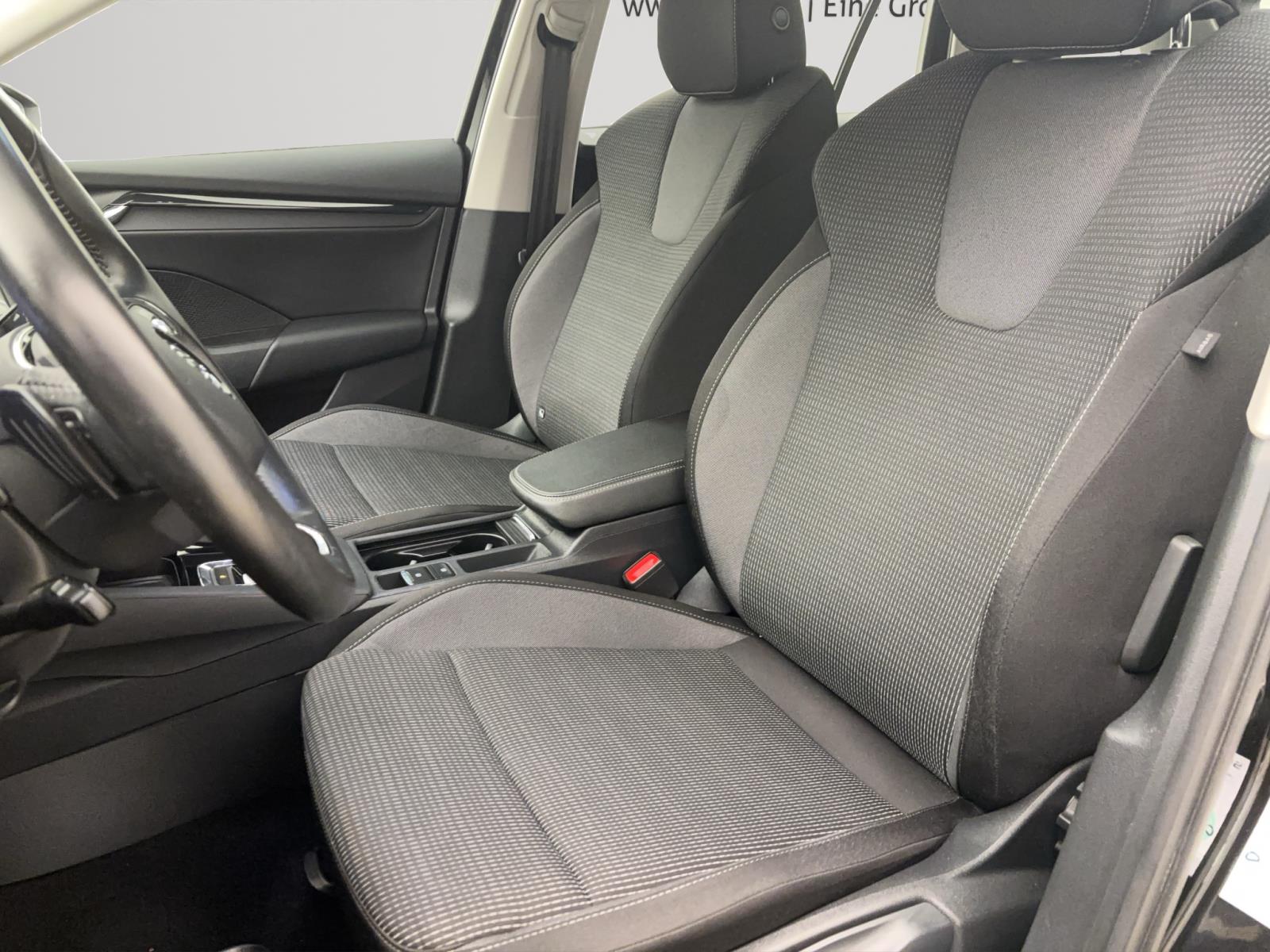 Skoda Octavia Combi 2.0 TDI DSG AMBITION NAVI ACC LED SITZHZG
