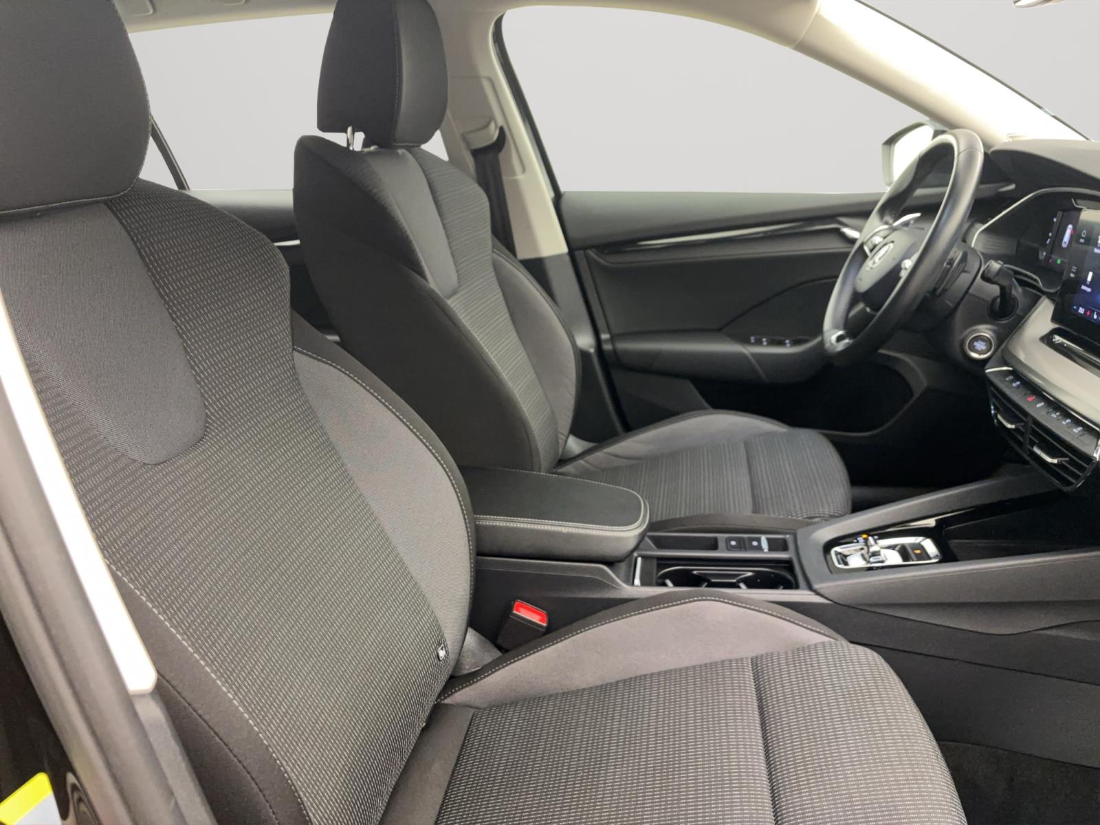 Skoda Octavia Combi 2.0 TDI DSG AMBITION NAVI ACC LED SITZHZG