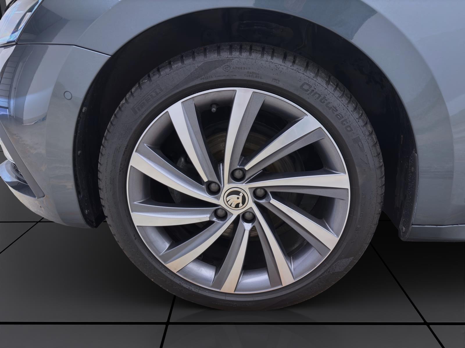Skoda Octavia Combi 1.5 TSI Style ACC Matrix Navi Sitzhzg HUD