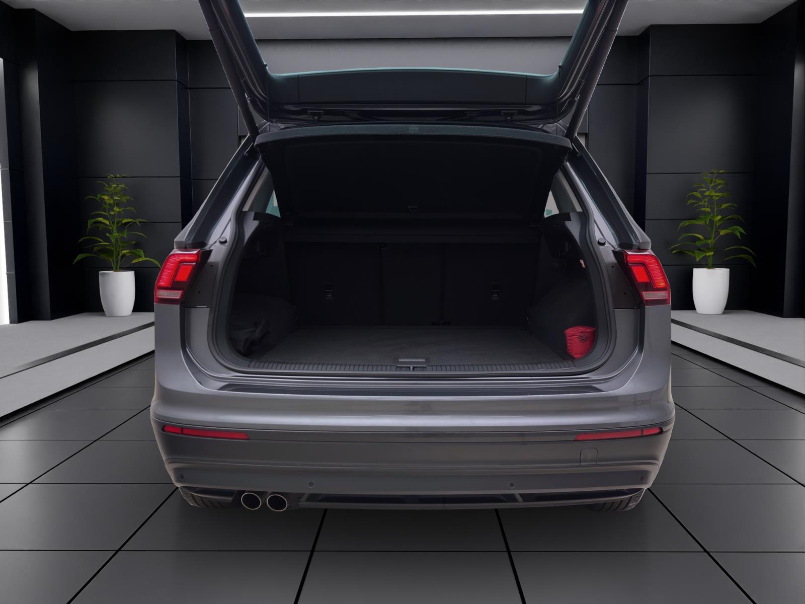 Volkswagen Tiguan 1.5 TSI IQ.DRIVE ACC PDC LED SITZHZG