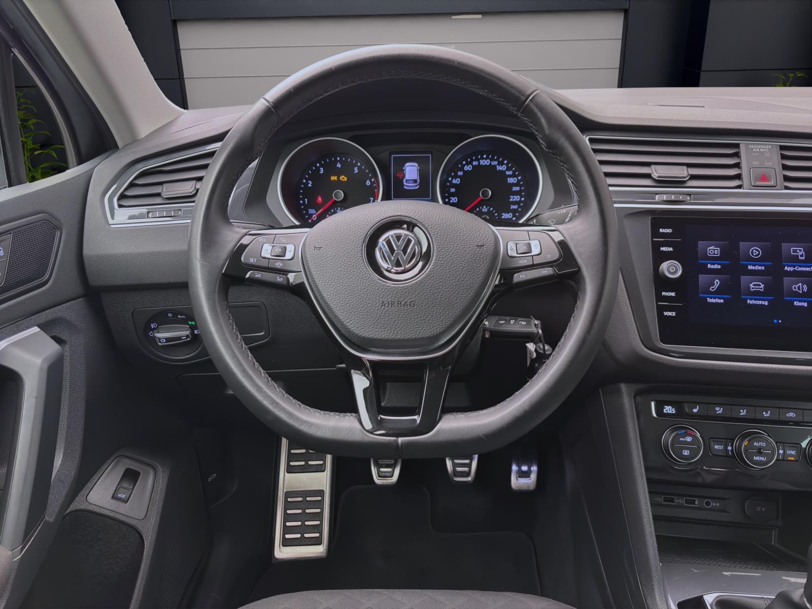 Volkswagen Tiguan 1.5 TSI IQ.DRIVE ACC PDC LED SITZHZG