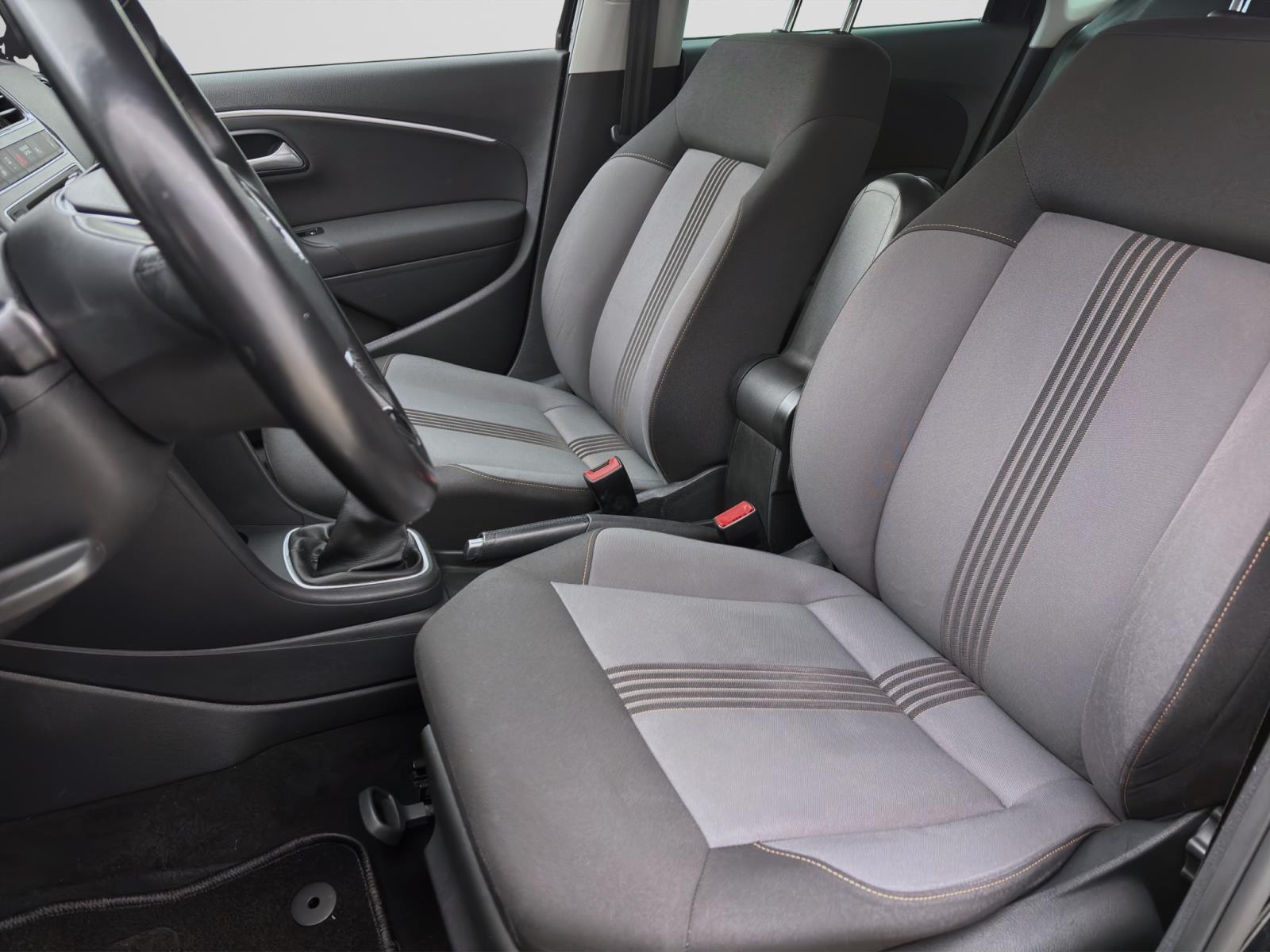 Volkswagen Polo 1.2 TSI Allstar PDC Navi Sitzhzg Climatronic