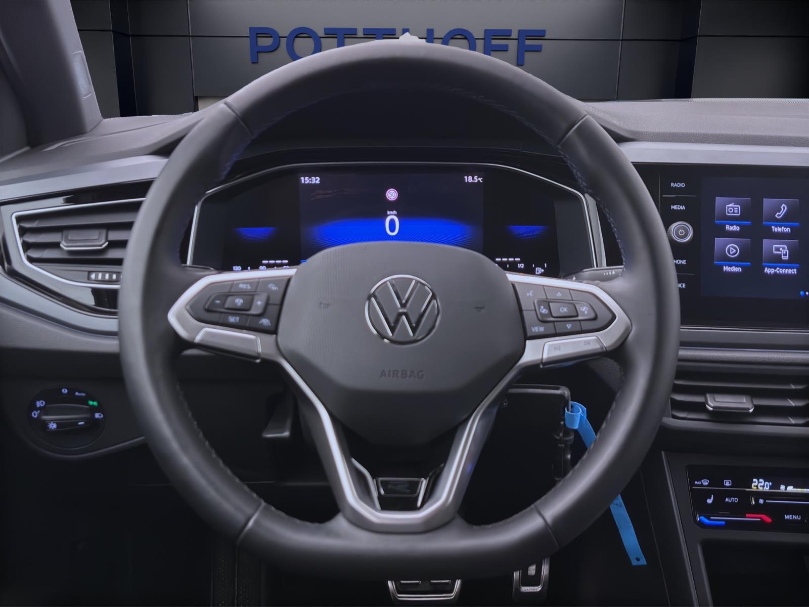 Volkswagen Polo 1.0 TSI DSG R-LINE IQ.LIGHT ACC KAMERA