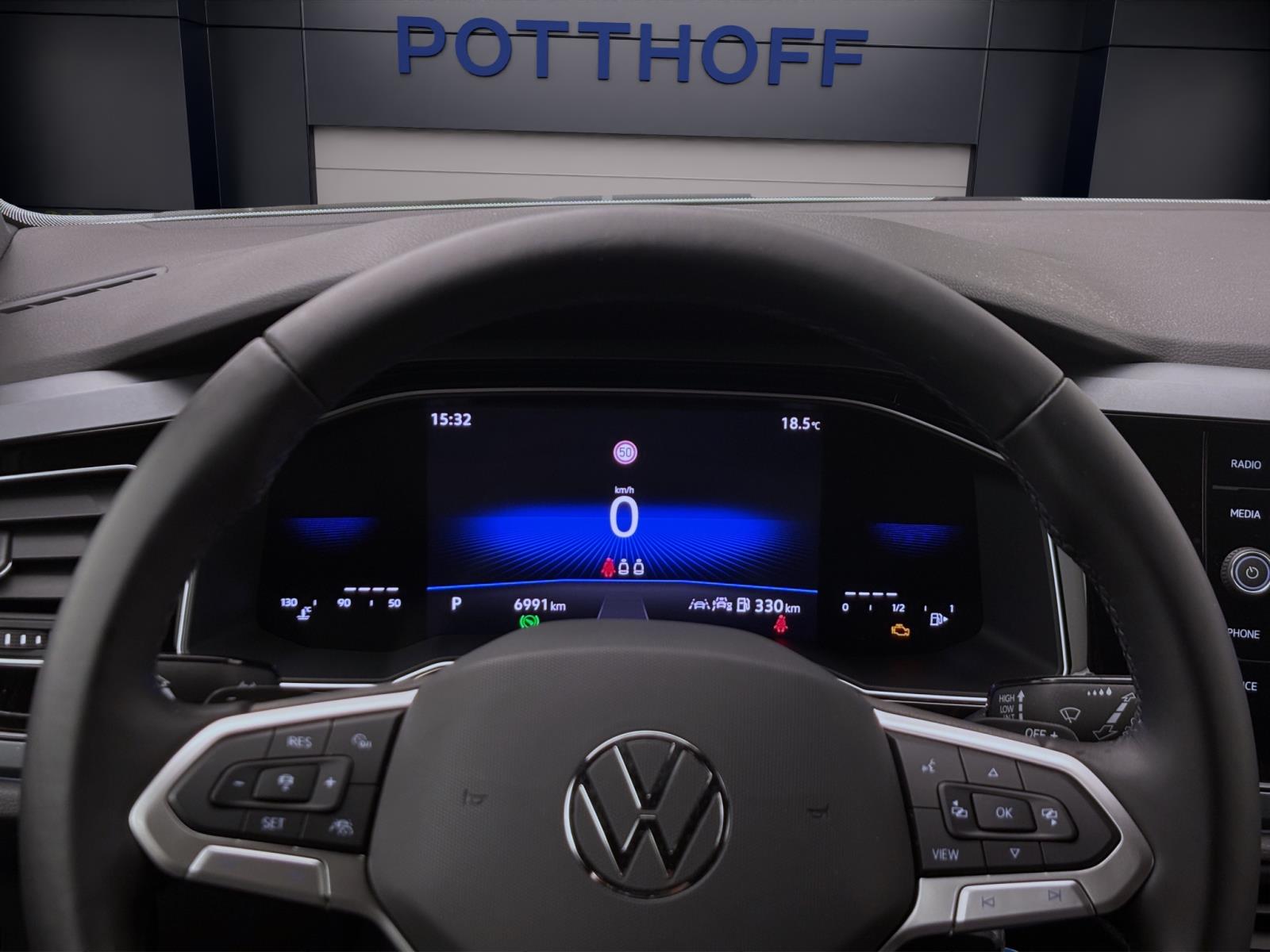 Volkswagen Polo 1.0 TSI DSG R-LINE IQ.LIGHT ACC KAMERA