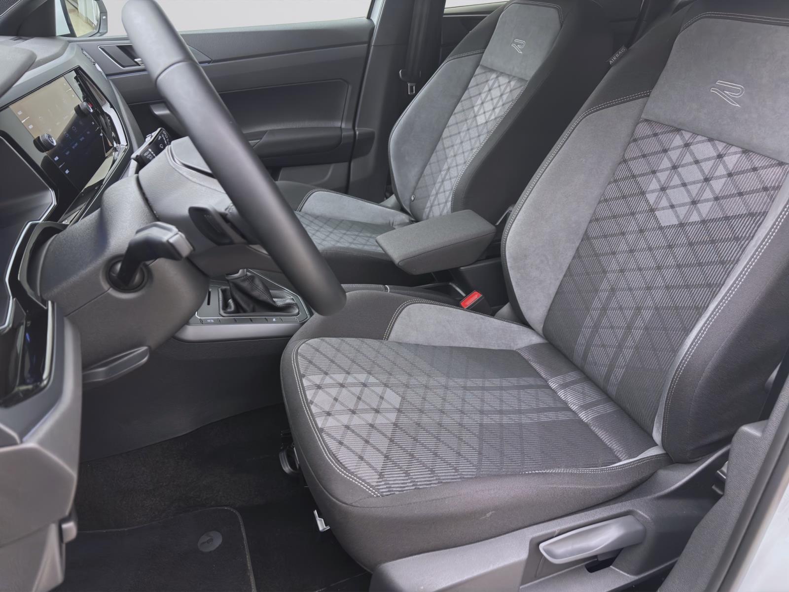 Volkswagen Polo 1.0 TSI DSG R-LINE IQ.LIGHT KMAERA ACC