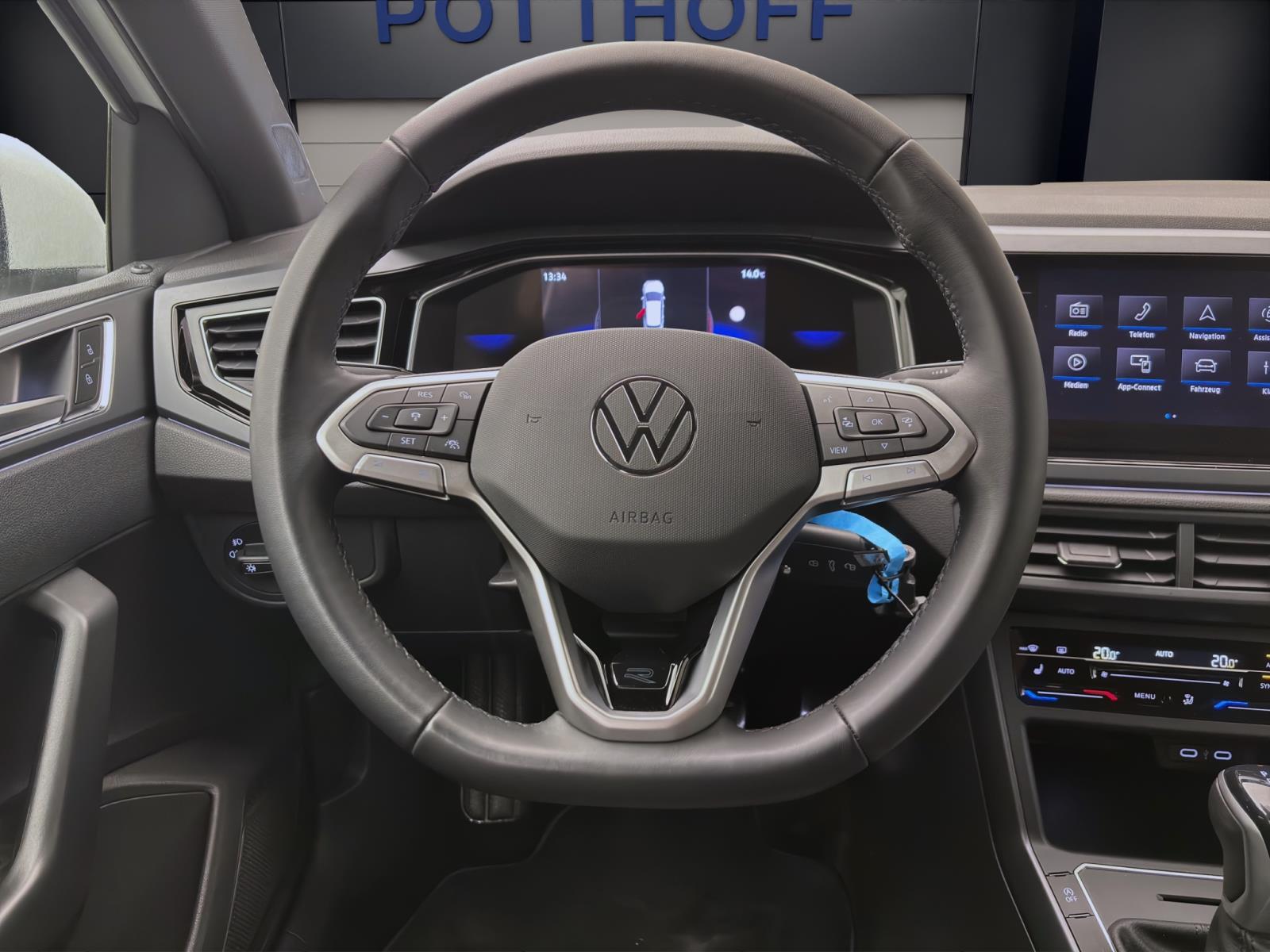 Volkswagen Polo 1.0 TSI DSG R-LINE IQ.LIGHT KMAERA ACC