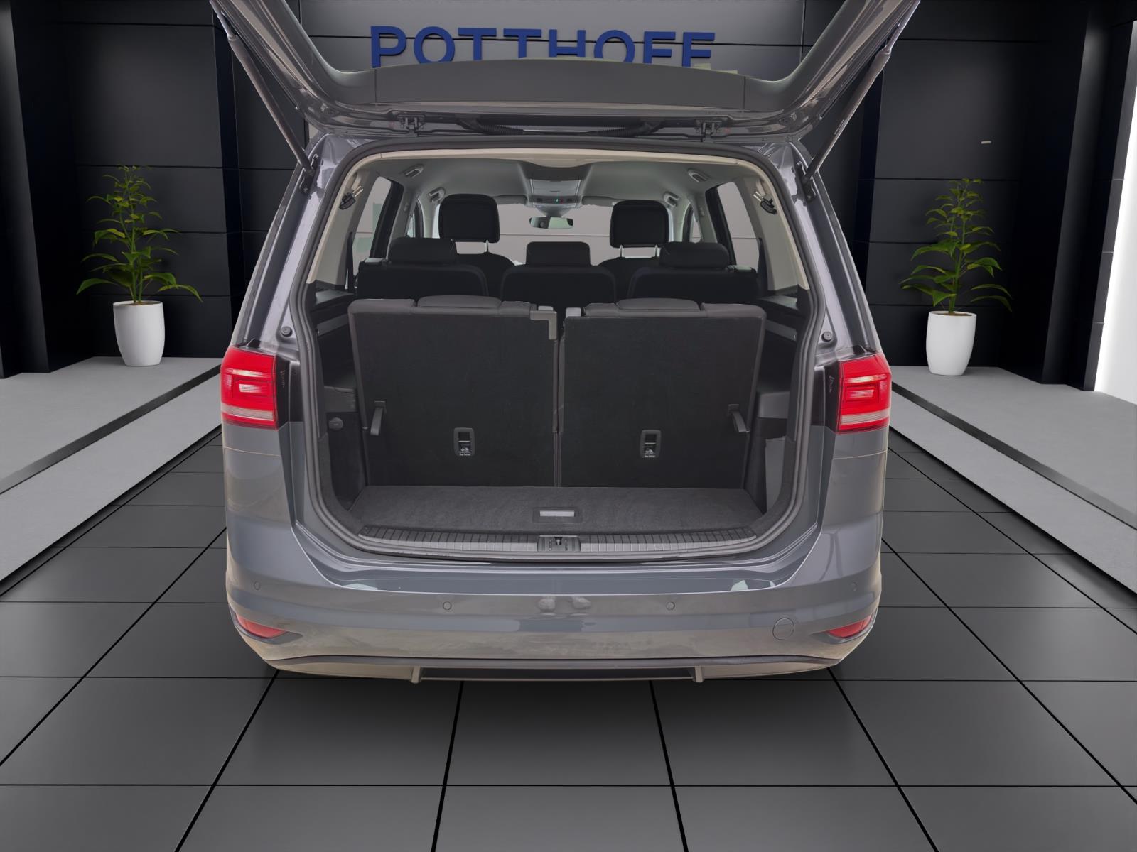 Volkswagen Touran 1.5 TSI DSG MOVE STANDHZG NAVI ACC PDC
