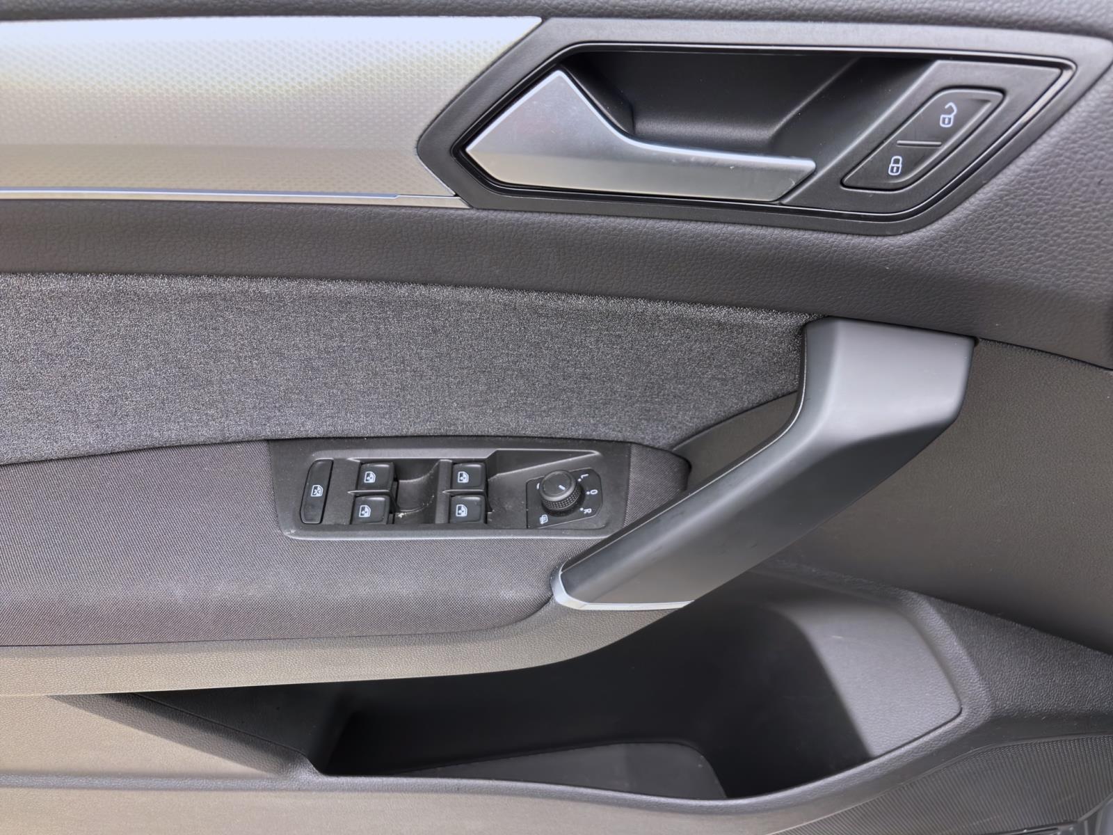Volkswagen Touran 1.5 TSI DSG MOVE STANDHZG NAVI ACC PDC