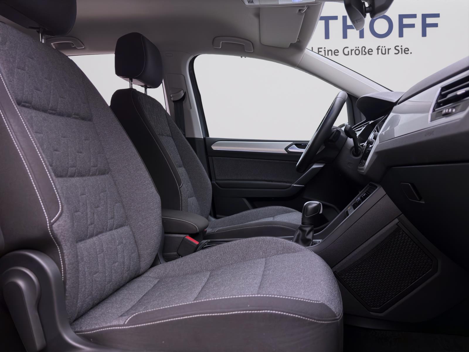Volkswagen Touran 1.5 TSI DSG MOVE STANDHZG NAVI ACC PDC