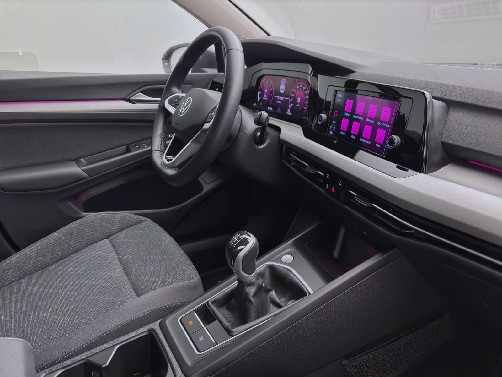 Volkswagen Golf 1.0 TSI LIFE PDC KAMERA LED SITZHZG
