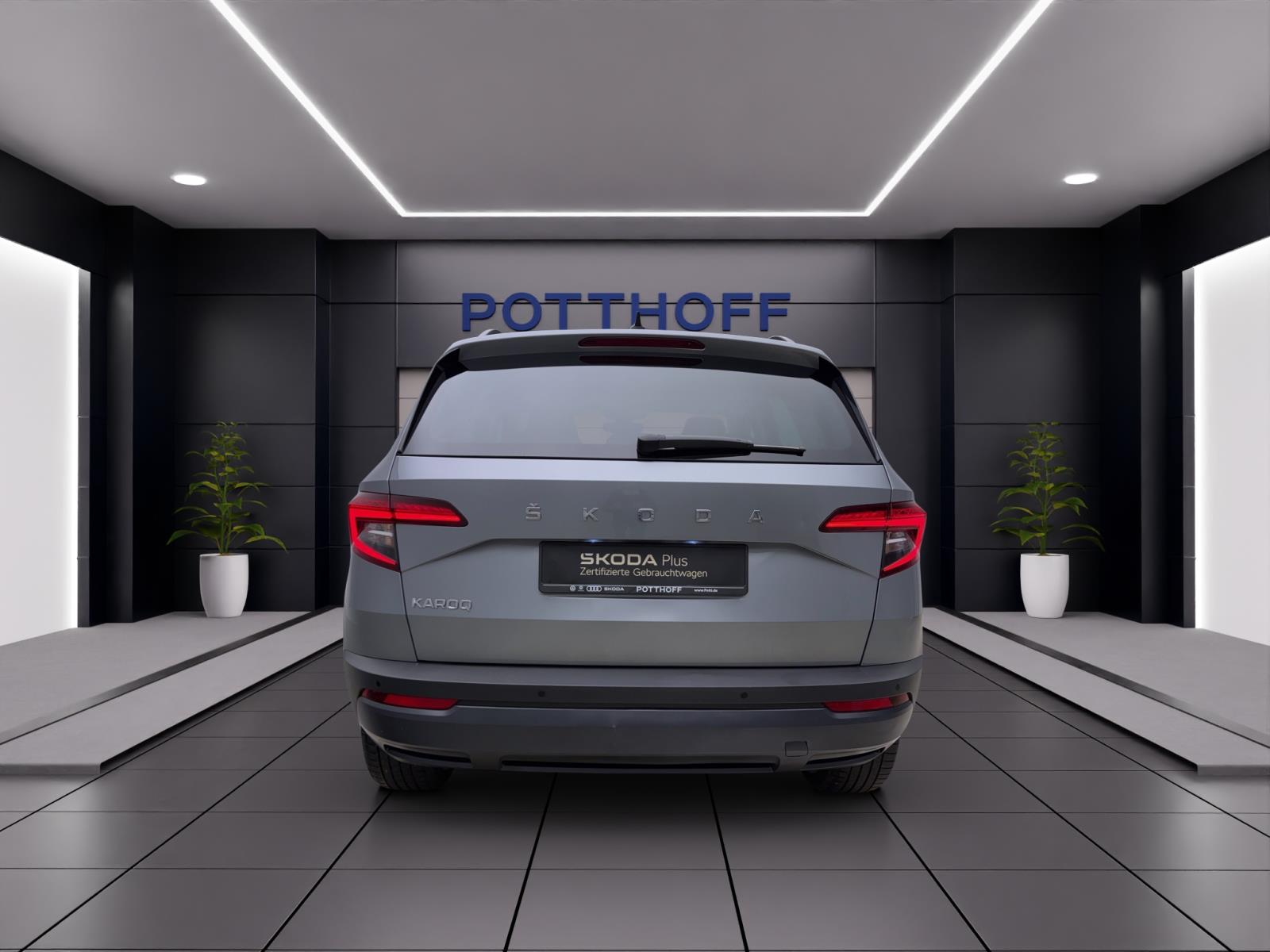 Skoda Karoq 2.0 TDI DSG STYLE AHK NAVI ACC PDC SITZHZG