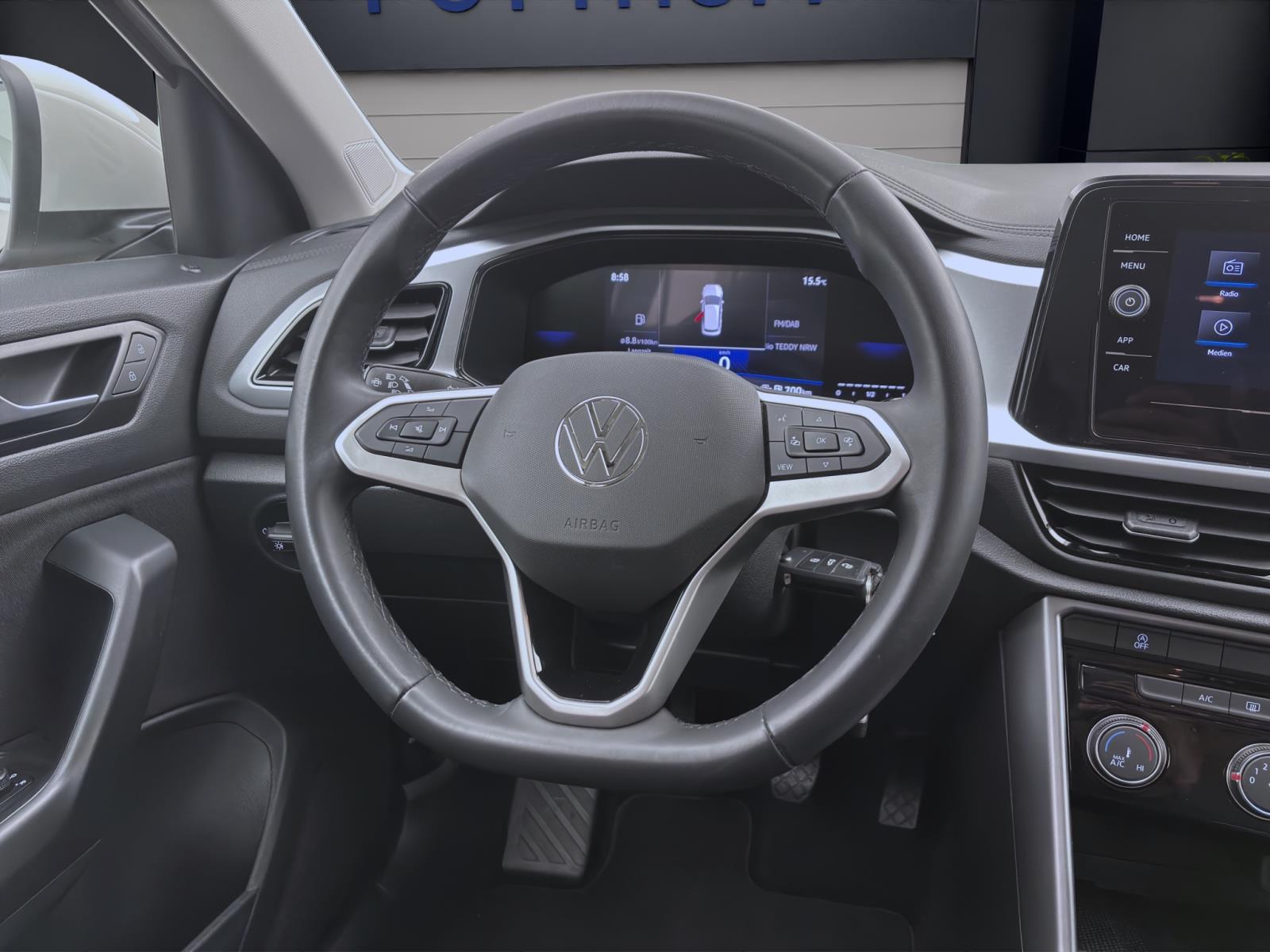Bild 10: Volkswagen T-Roc 1.0 TSI LIFE KAMERA PDC KLIMA D.COCKPIT