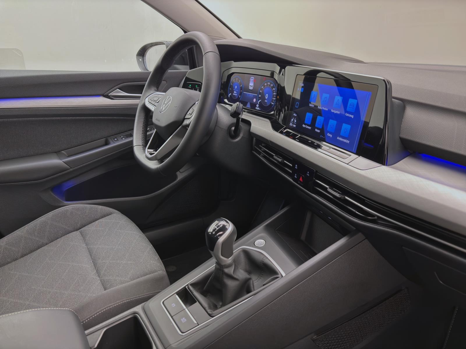 Volkswagen Golf 1.5 TSI LIFE ACC PDC LED NAVI