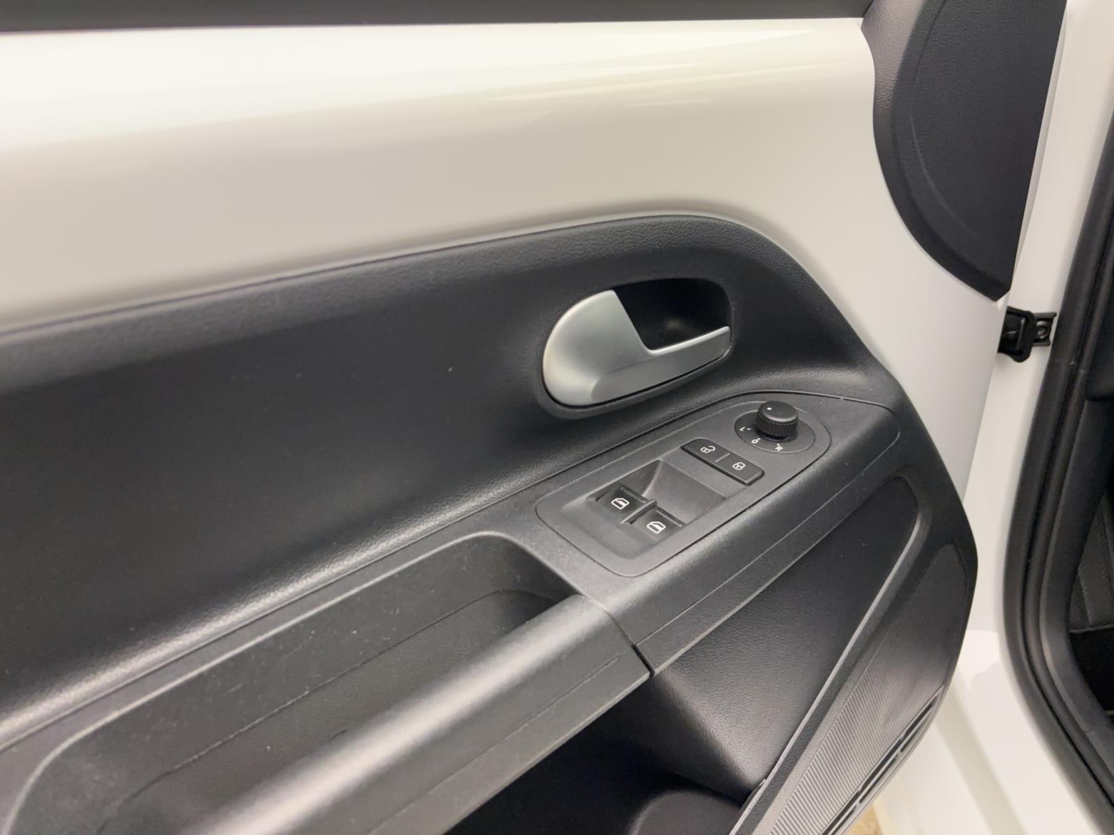 Volkswagen up! 1.0 MPI move PDC Kamera Sitzhzg GRA