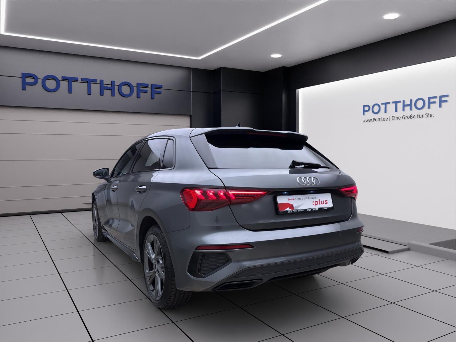 Audi A3 Sportback 45 TFSIe S line Black Pano ACC ParkAssist LED Navi Sitzhzg