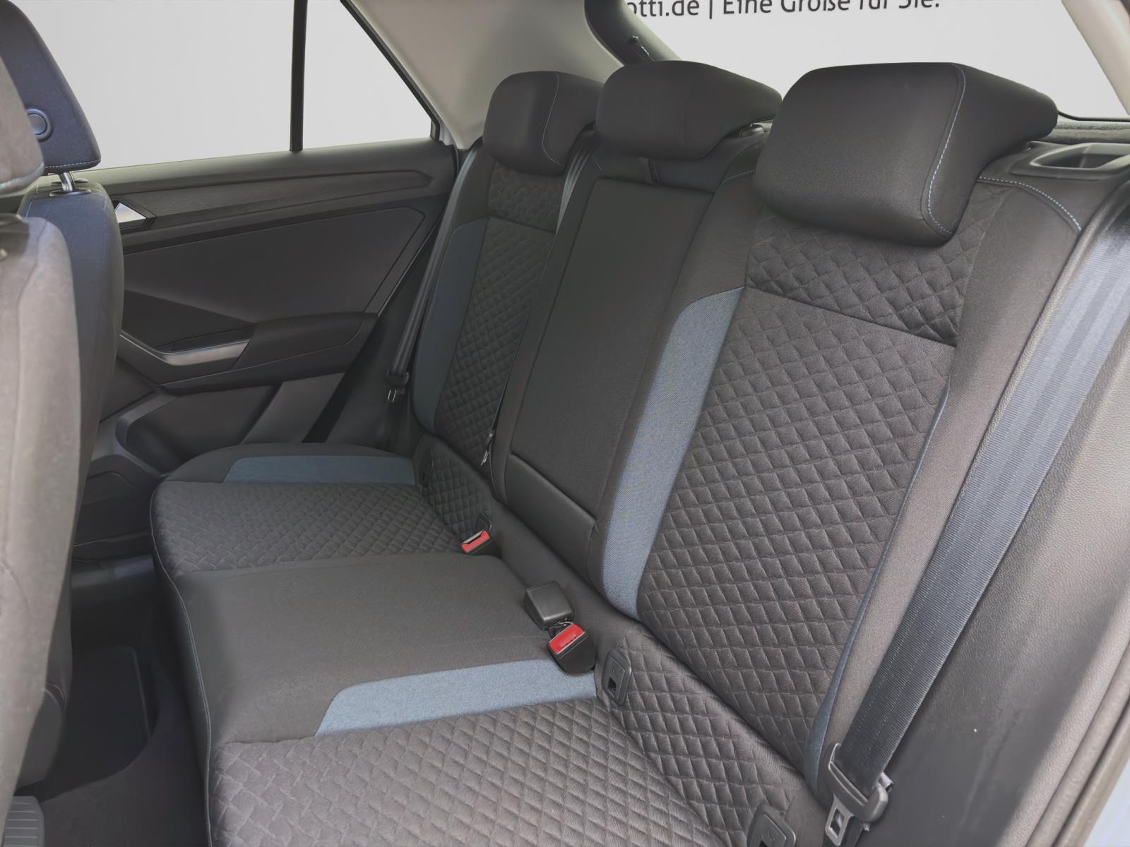 Volkswagen T-Roc 1.5 TSI DSG IQ.Drive ACC ParkAssist LED Navi Winter Beats
