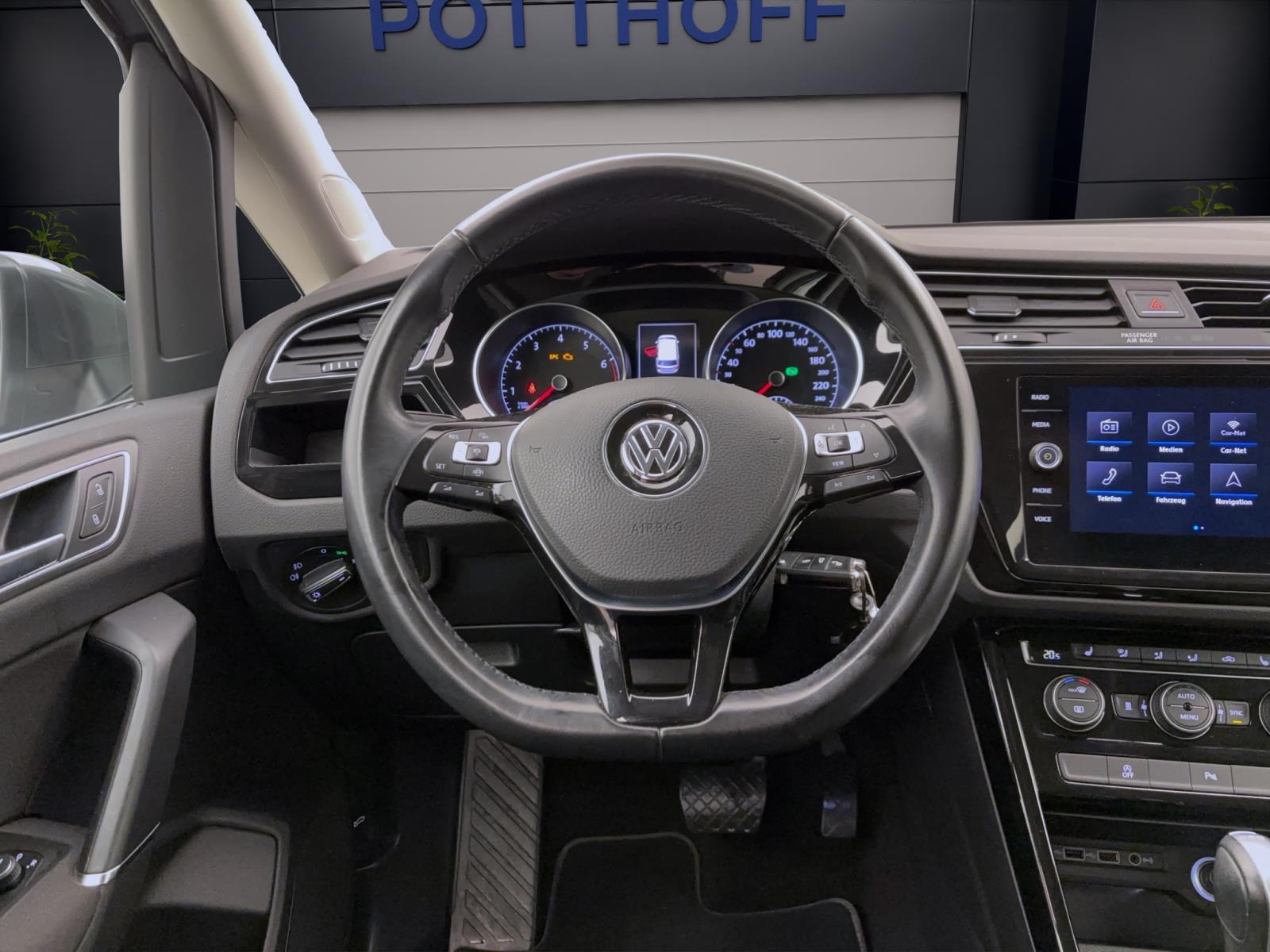 Volkswagen Touran 1.5 TSI DSG HIGHLINE STANDHZG NAVI ACC PDC