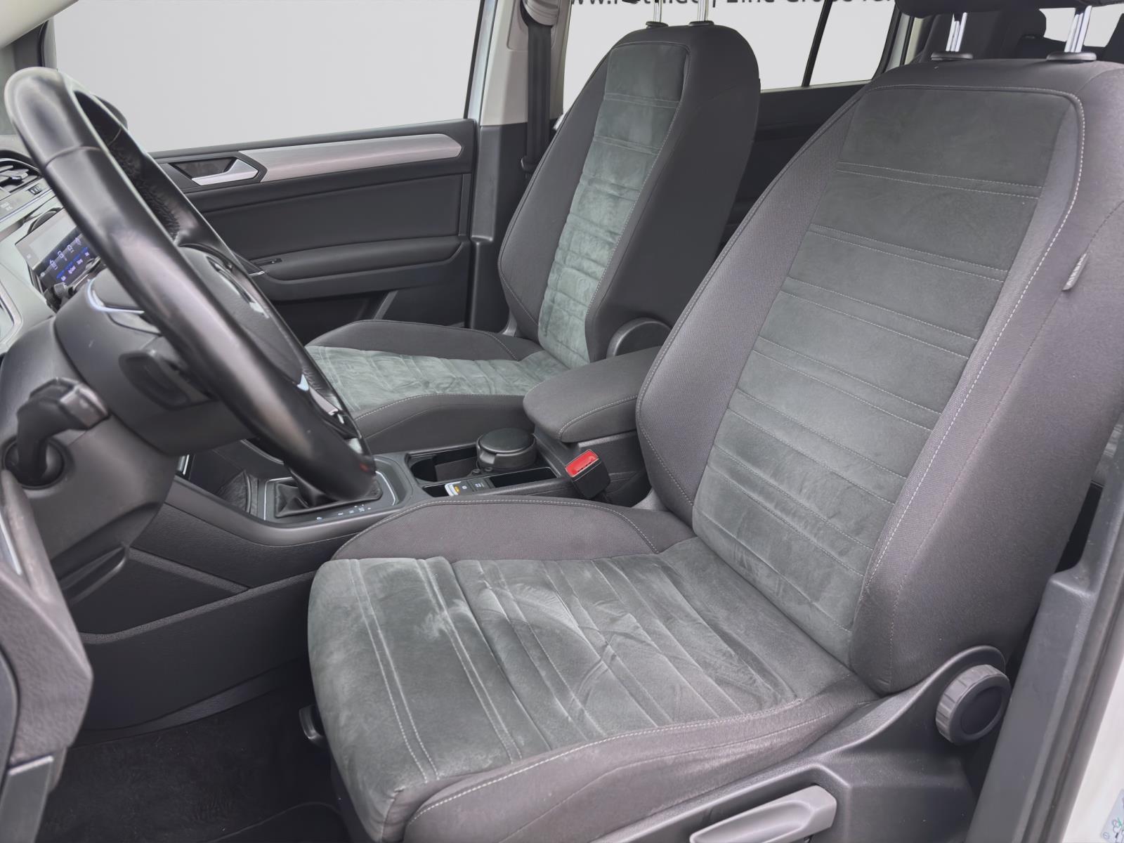 Volkswagen Touran 2.0 TDI DSG Comfortline ACC PDC Navi Sitzhzg DAB+