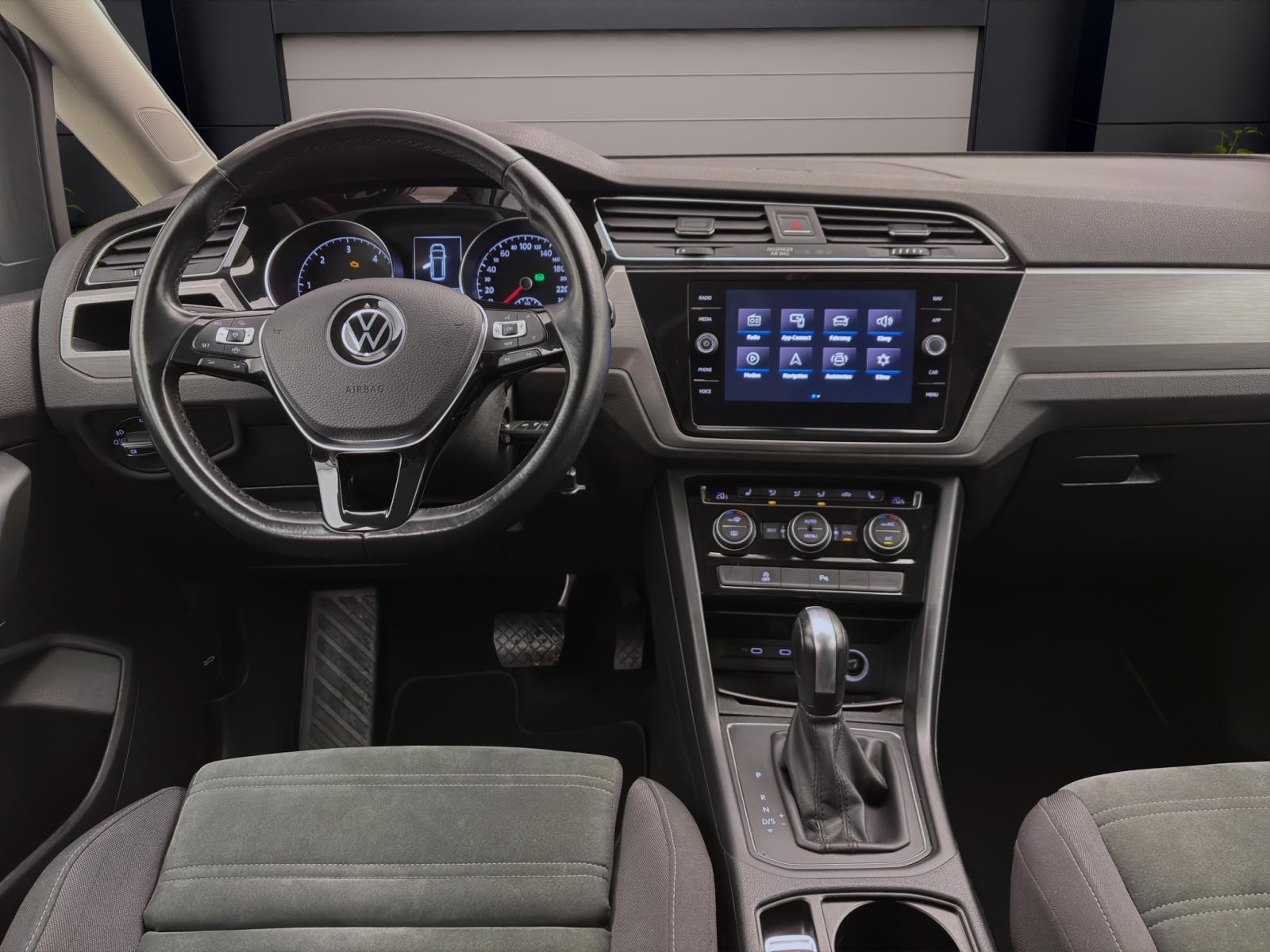 Volkswagen Touran 2.0 TDI DSG Comfortline ACC PDC Navi Sitzhzg DAB+