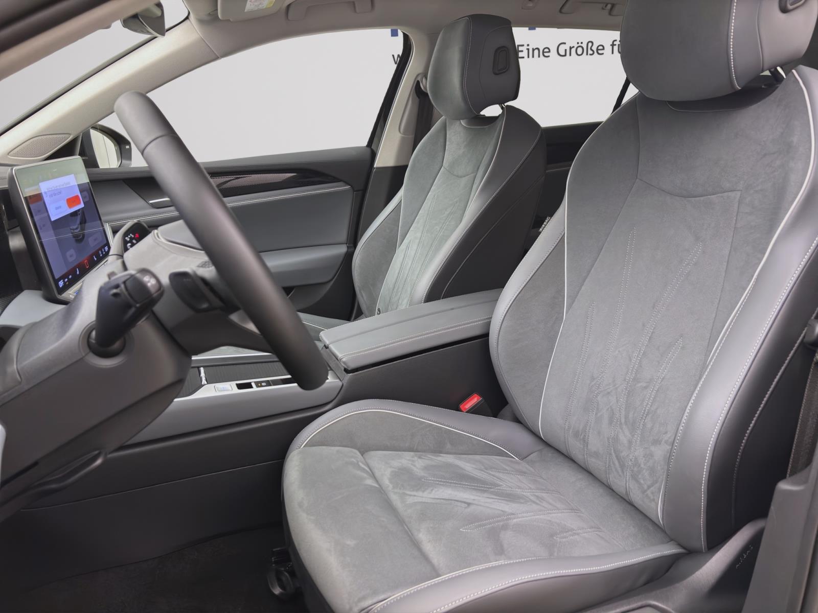Volkswagen Passat Variant 1.5 eTSI DSG BUSINESS AHK NAVI ACC KAMERA