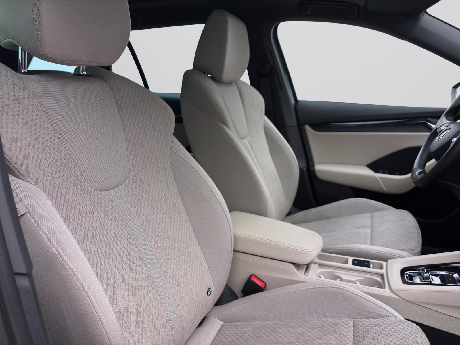 Skoda Octavia Combi 1.5 TSI e-TEC DSG STYLE STANDHZG PANO AHK