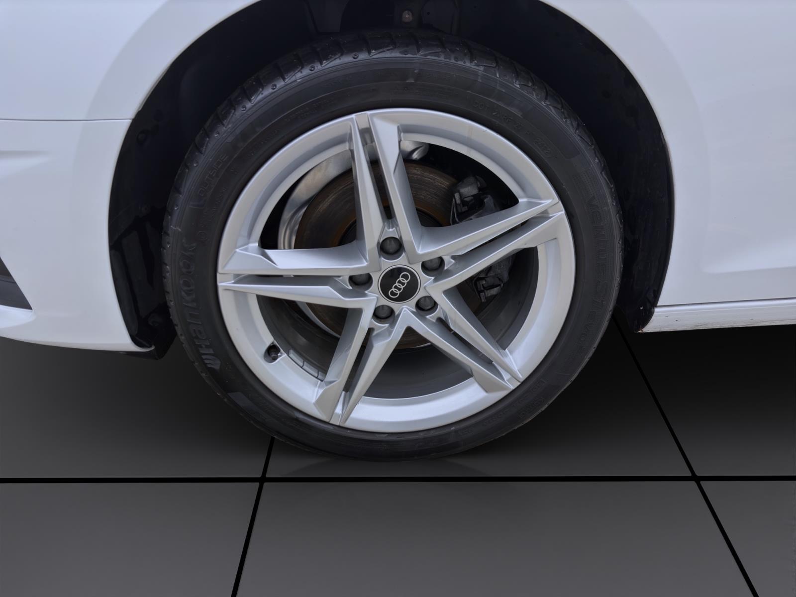 Audi A4 Avant 35 TDI AHK ACC PDC Kamera Navi HUD Tempo
